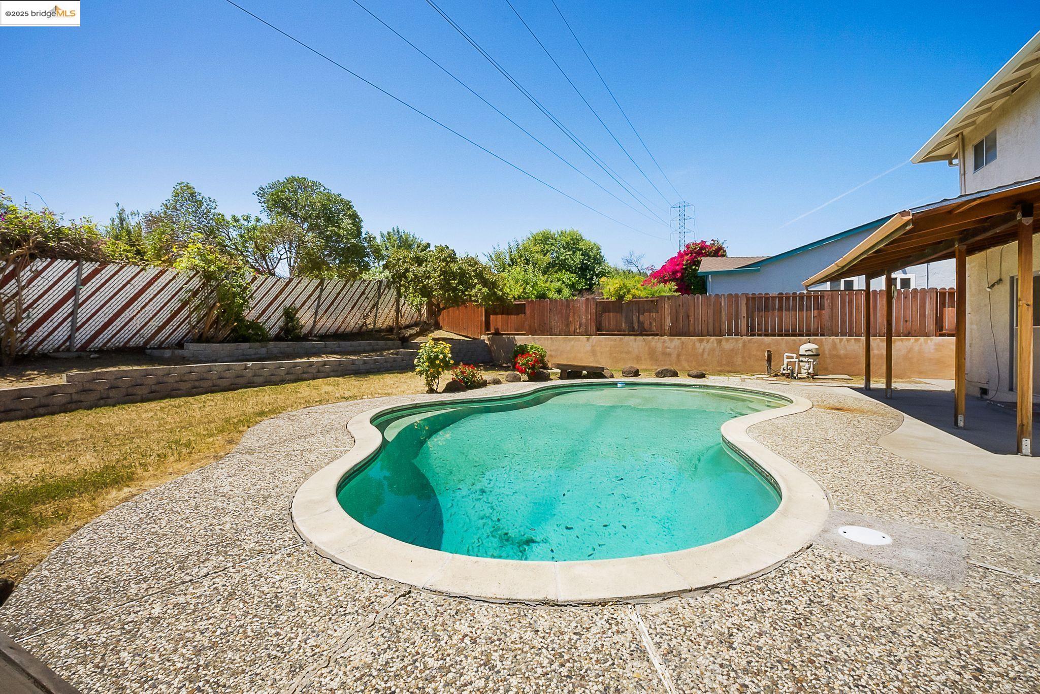Detail Gallery Image 20 of 26 For 2125 Robles Dr, Antioch,  CA 94509 - 4 Beds | 2/1 Baths