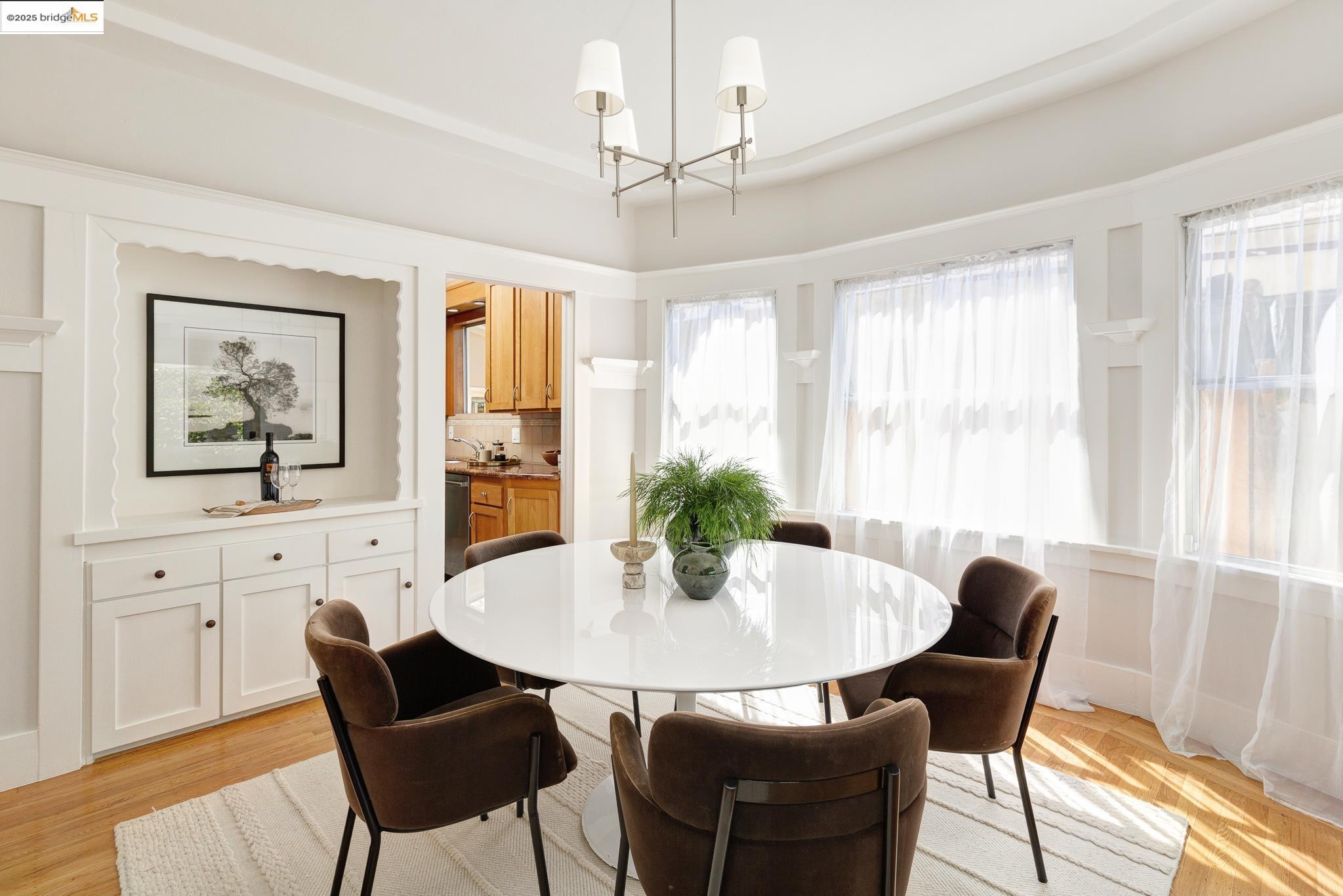 Detail Gallery Image 13 of 45 For 5626 Broadway, Oakland,  CA 94610 - 3 Beds | 1 Baths
