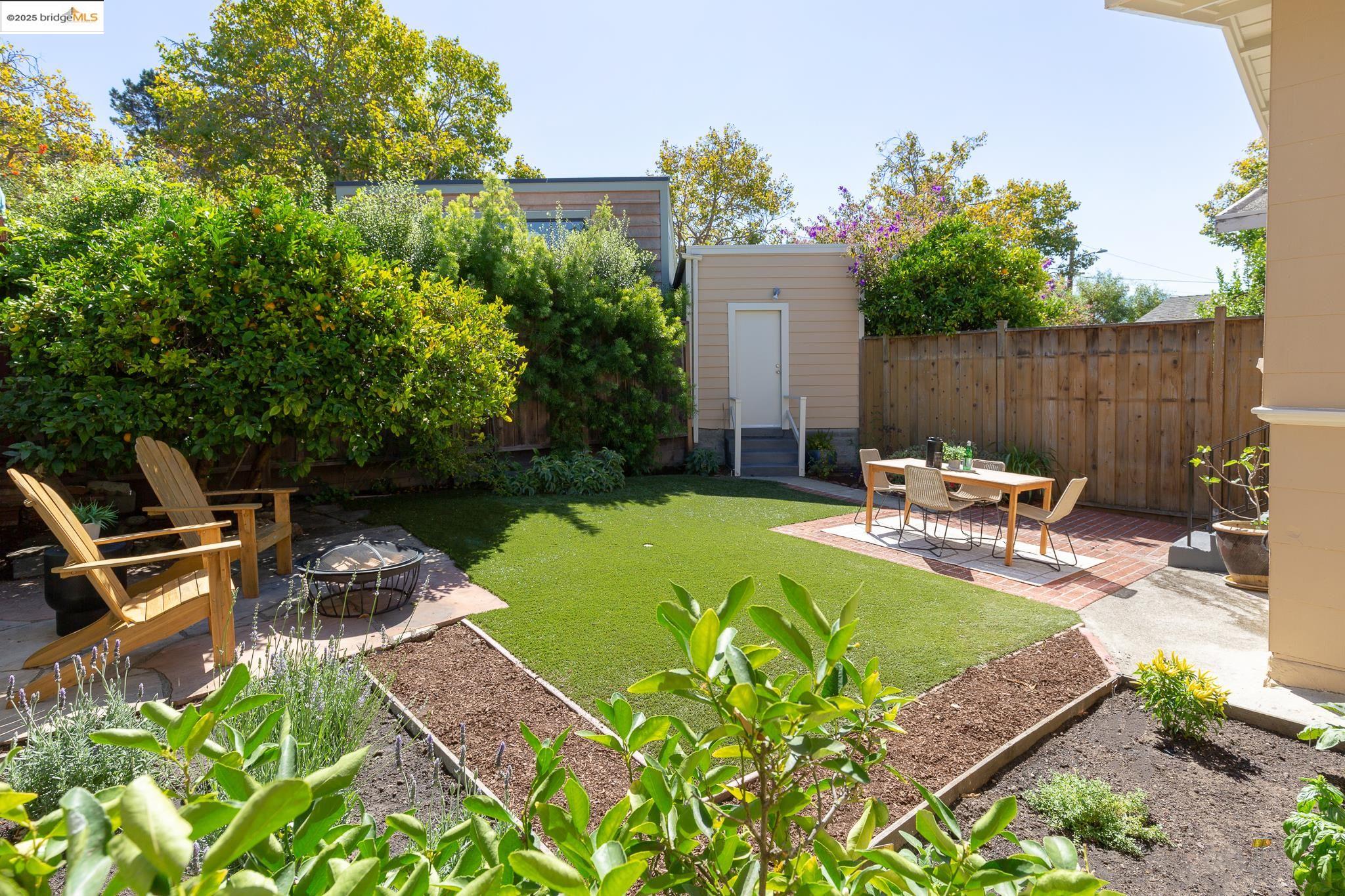 Detail Gallery Image 29 of 45 For 5626 Broadway, Oakland,  CA 94610 - 3 Beds | 1 Baths
