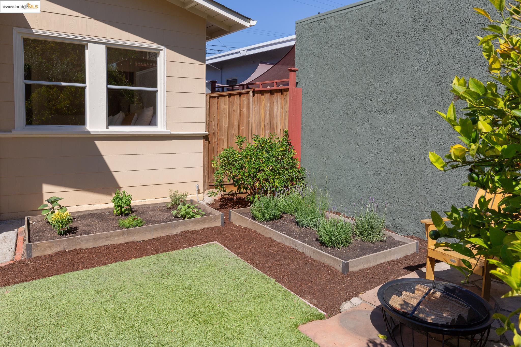 Detail Gallery Image 33 of 45 For 5626 Broadway, Oakland,  CA 94610 - 3 Beds | 1 Baths