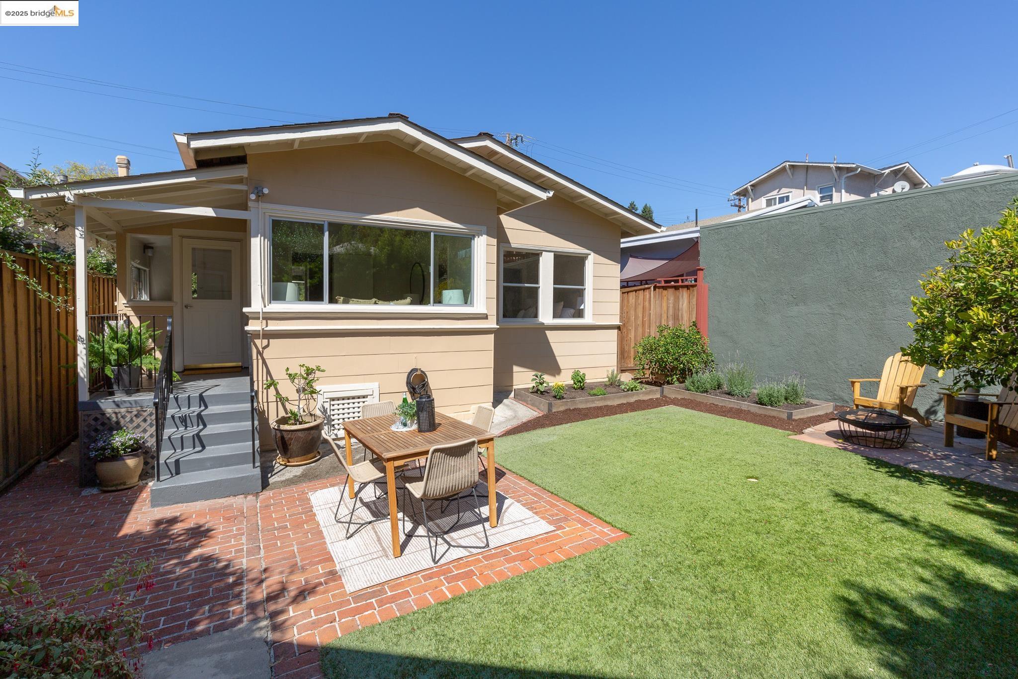 Detail Gallery Image 37 of 45 For 5626 Broadway, Oakland,  CA 94610 - 3 Beds | 1 Baths