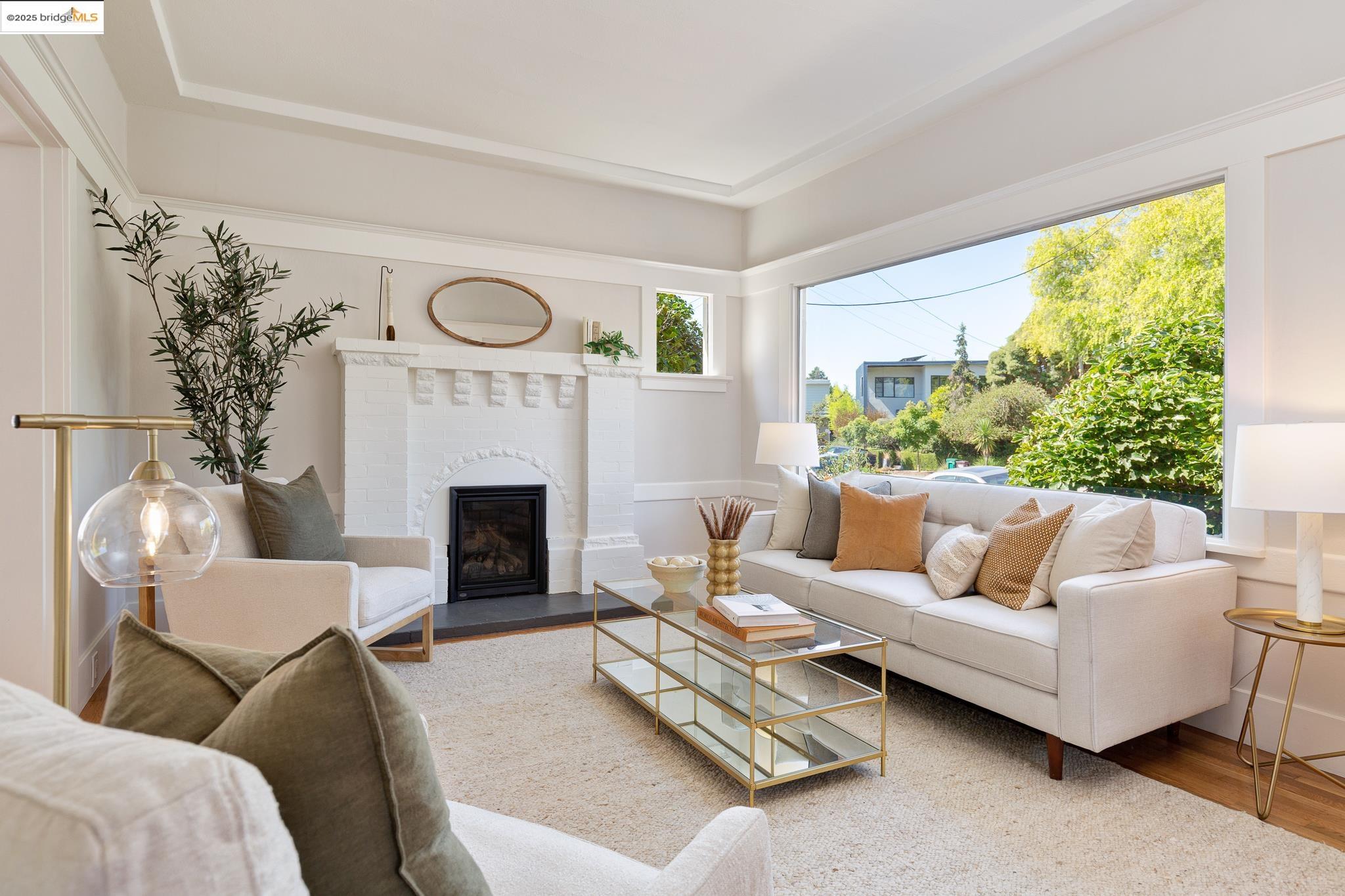 Detail Gallery Image 9 of 45 For 5626 Broadway, Oakland,  CA 94610 - 3 Beds | 1 Baths