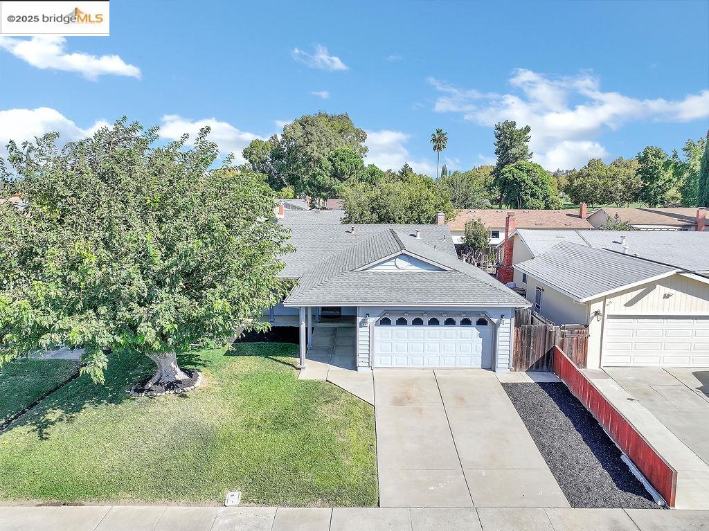 Detail Gallery Image 2 of 33 For 2921 Lucena Way, Antioch,  CA 94509 - 3 Beds | 2 Baths