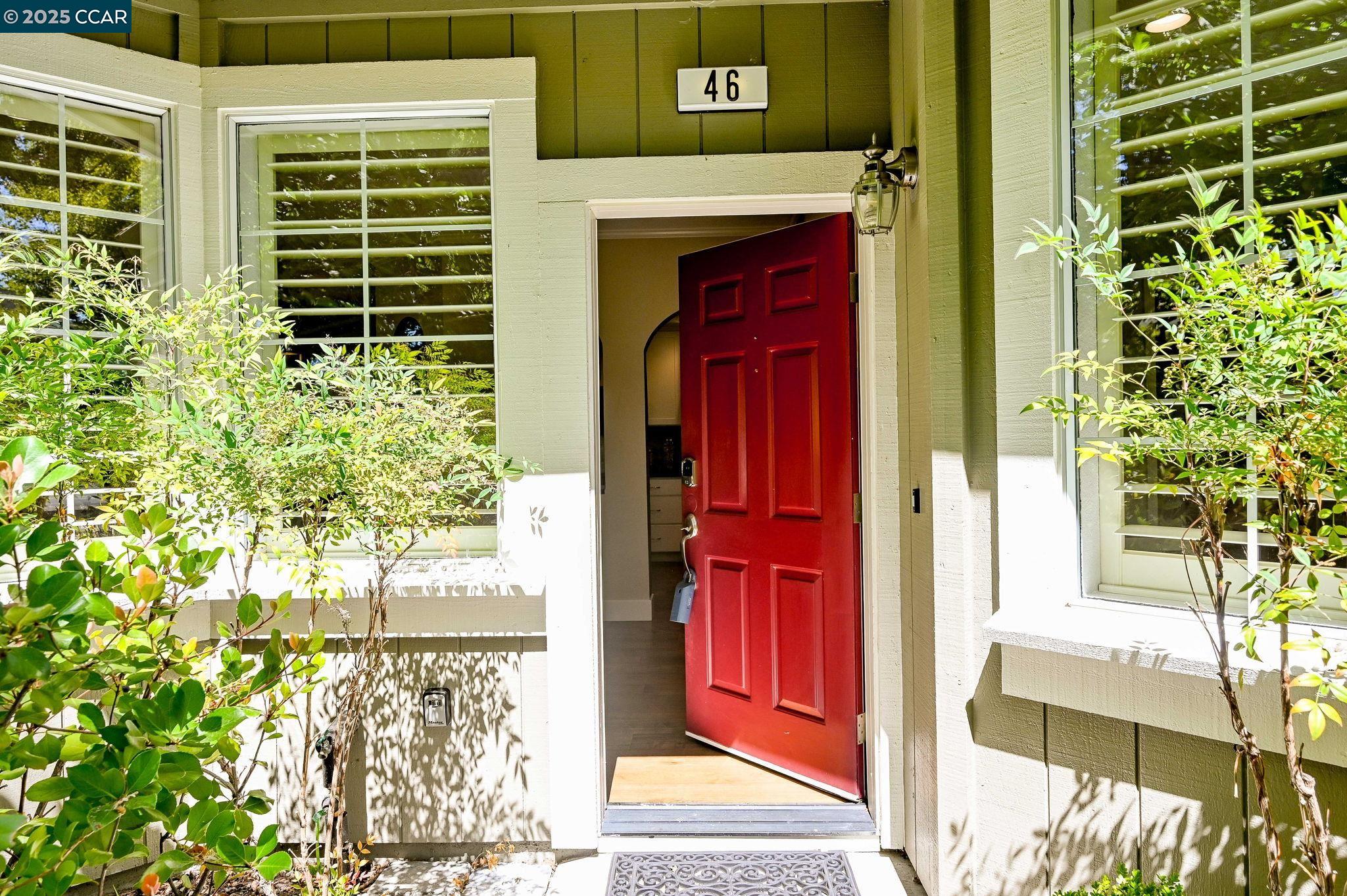 Detail Gallery Image 2 of 33 For 46 Danville Oak Place a,  Danville,  CA 94526 - 2 Beds | 2 Baths