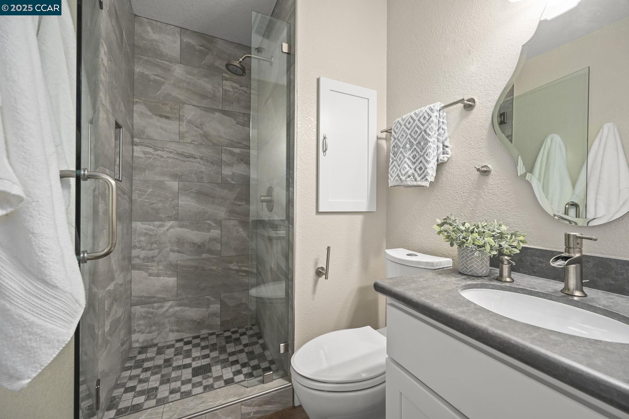 Detail Gallery Image 14 of 33 For 46 Danville Oak Place a,  Danville,  CA 94526 - 2 Beds | 2 Baths