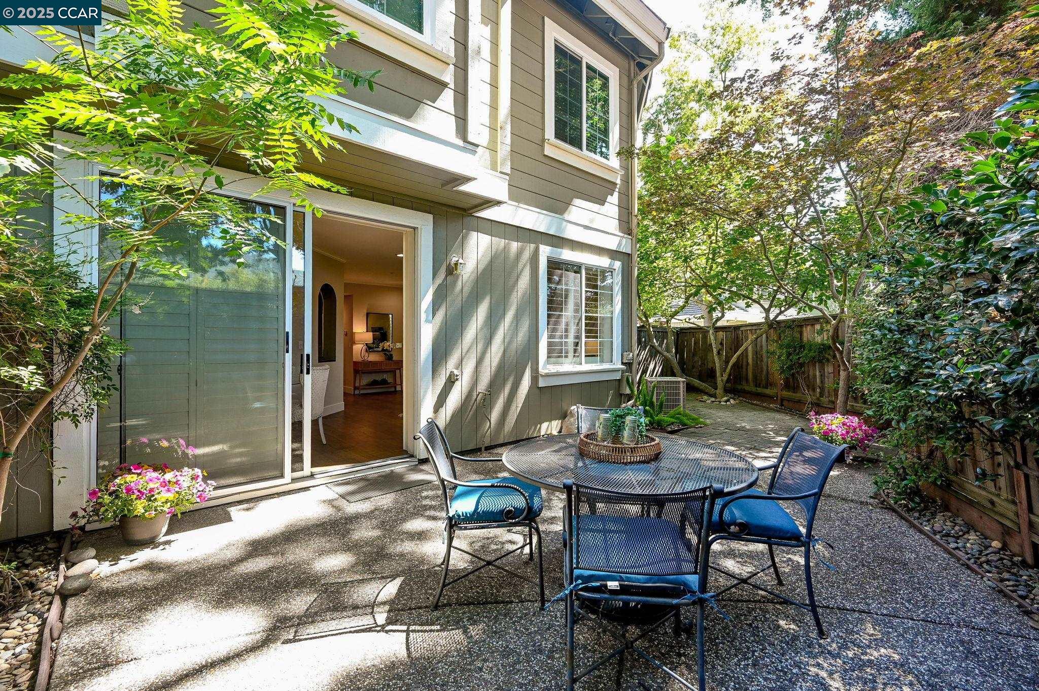 Detail Gallery Image 22 of 33 For 46 Danville Oak Place a,  Danville,  CA 94526 - 2 Beds | 2 Baths
