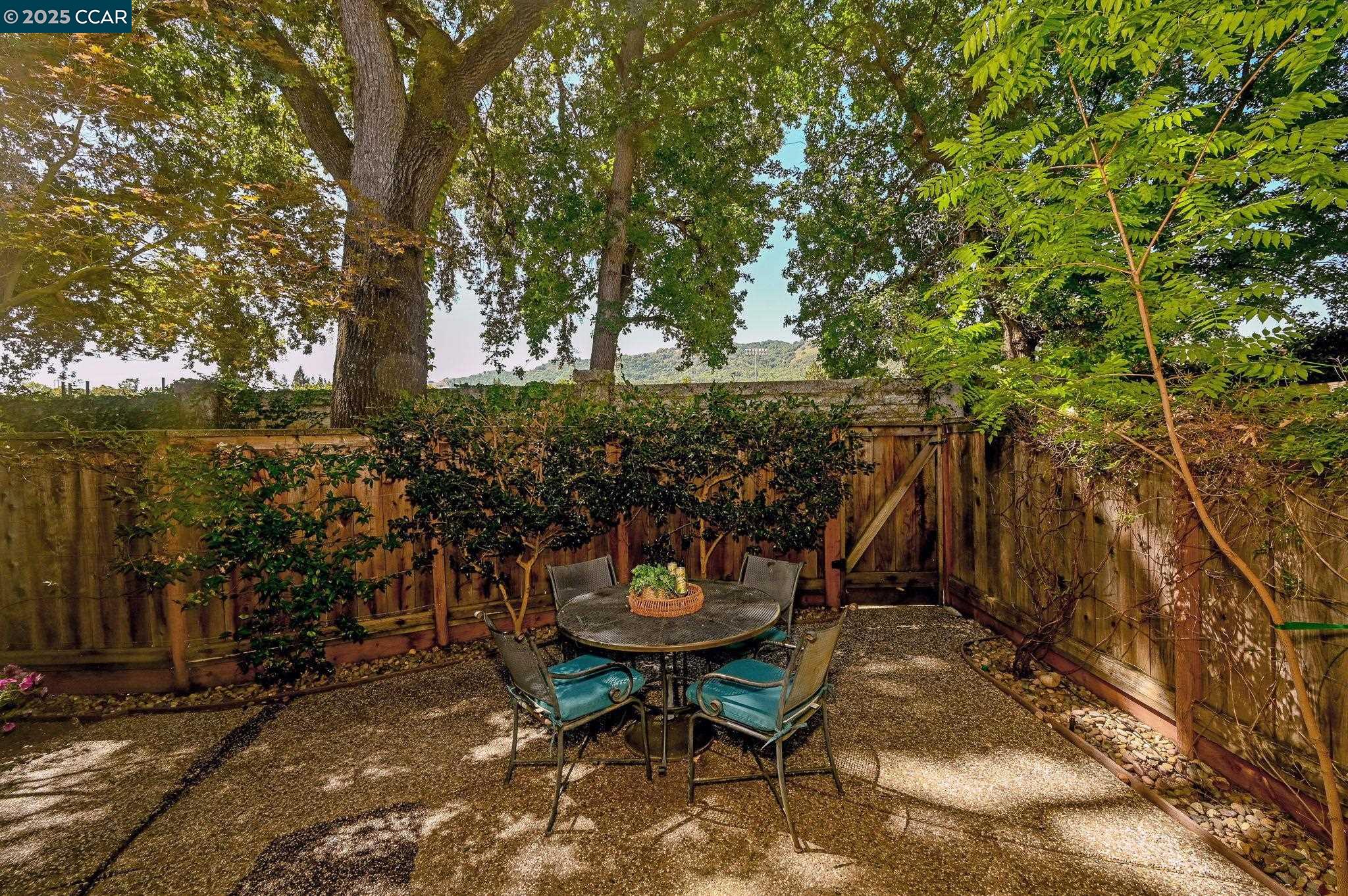 Detail Gallery Image 23 of 33 For 46 Danville Oak Place a,  Danville,  CA 94526 - 2 Beds | 2 Baths