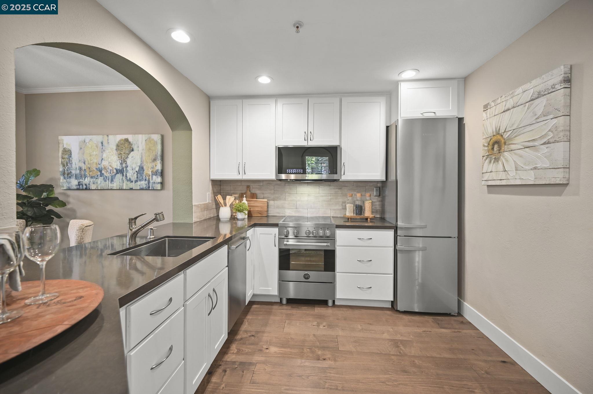 Detail Gallery Image 9 of 33 For 46 Danville Oak Place a,  Danville,  CA 94526 - 2 Beds | 2 Baths