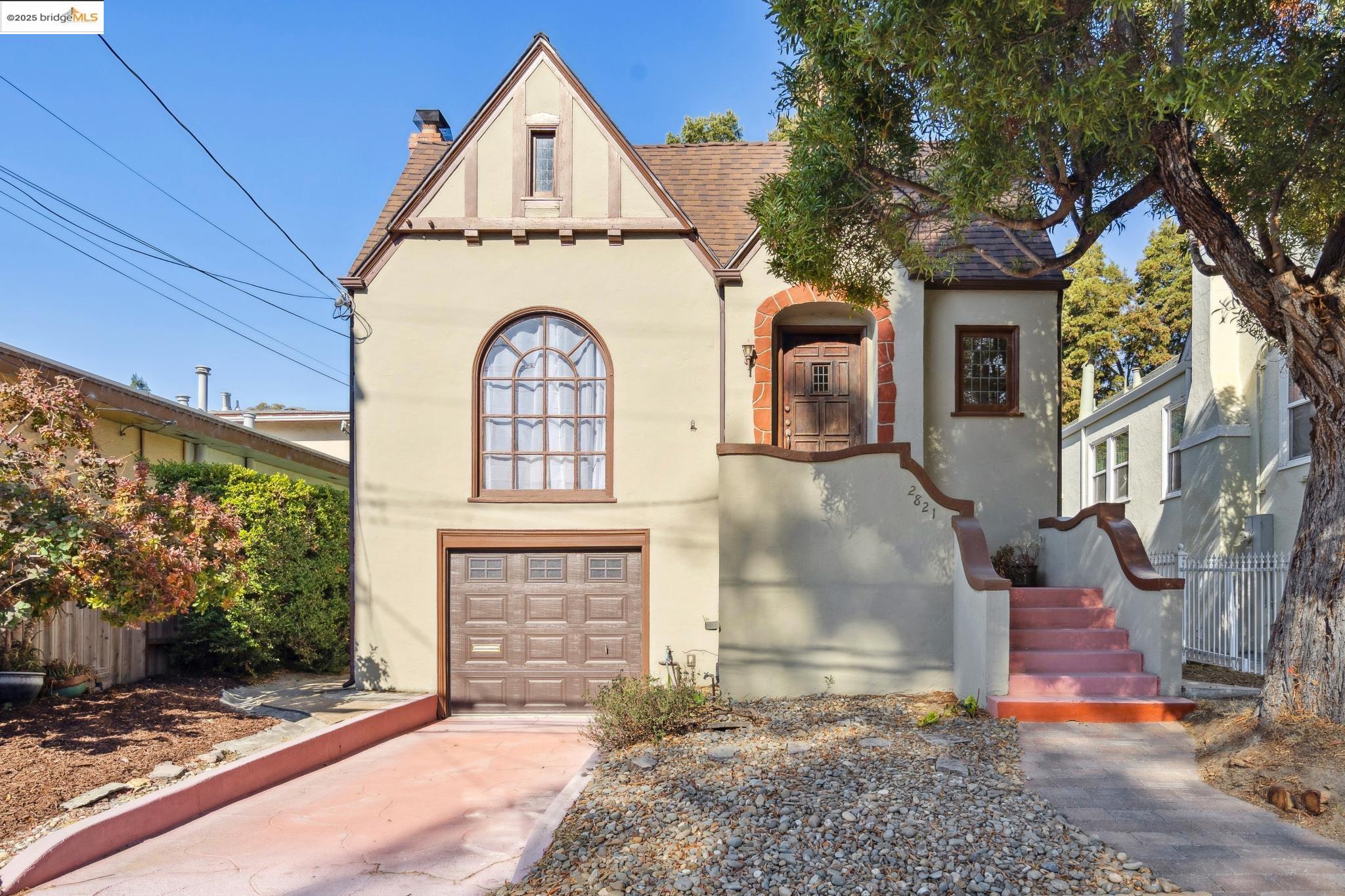 Detail Gallery Image 1 of 41 For 2821 25th Ave, Oakland,  CA 94601 - 3 Beds | 1 Baths