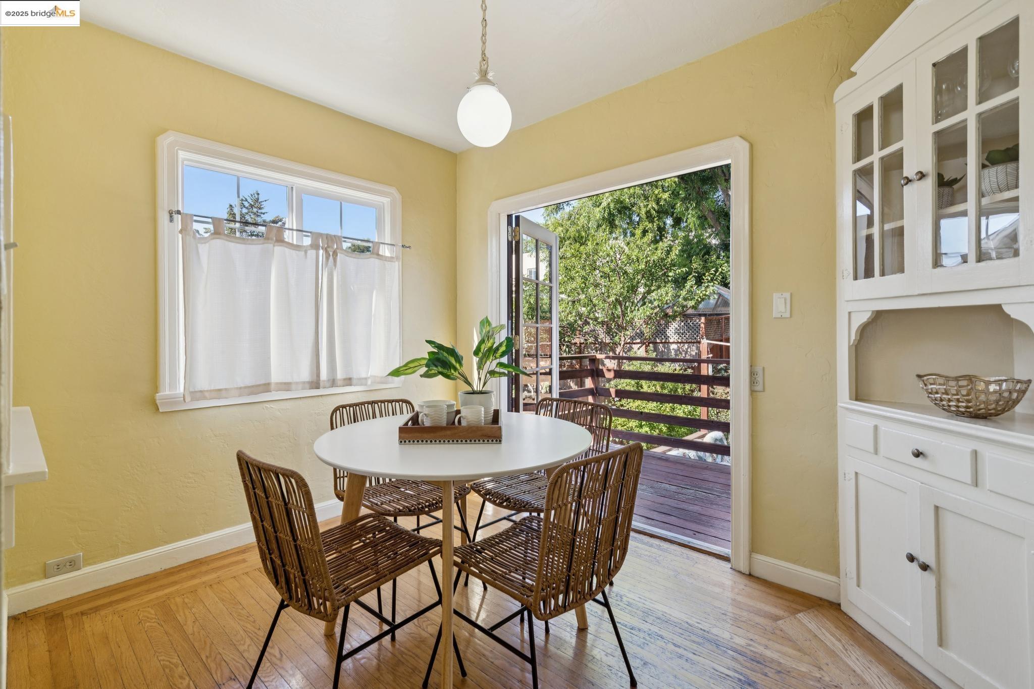 Detail Gallery Image 17 of 41 For 2821 25th Ave, Oakland,  CA 94601 - 3 Beds | 1 Baths
