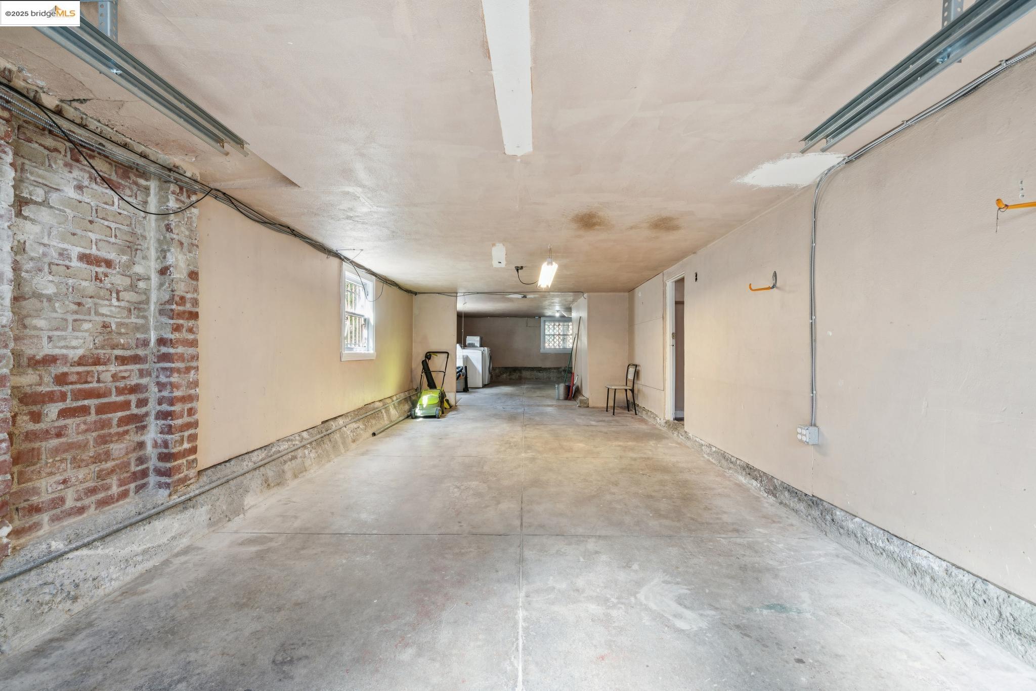 Detail Gallery Image 33 of 41 For 2821 25th Ave, Oakland,  CA 94601 - 3 Beds | 1 Baths