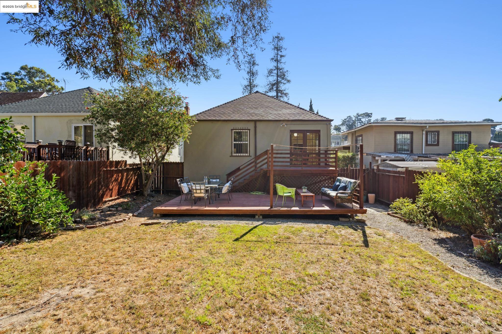 Detail Gallery Image 38 of 41 For 2821 25th Ave, Oakland,  CA 94601 - 3 Beds | 1 Baths