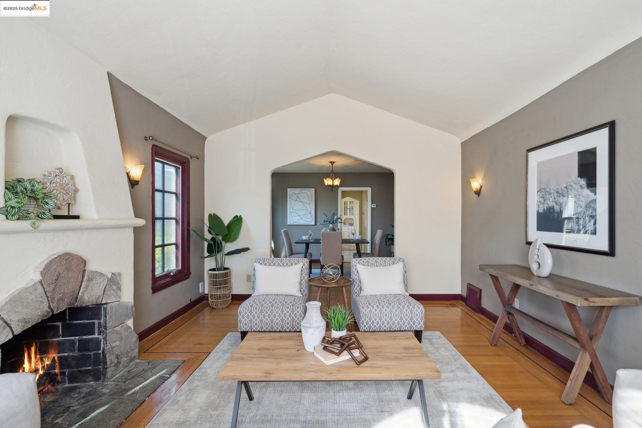 Detail Gallery Image 7 of 41 For 2821 25th Ave, Oakland,  CA 94601 - 3 Beds | 1 Baths