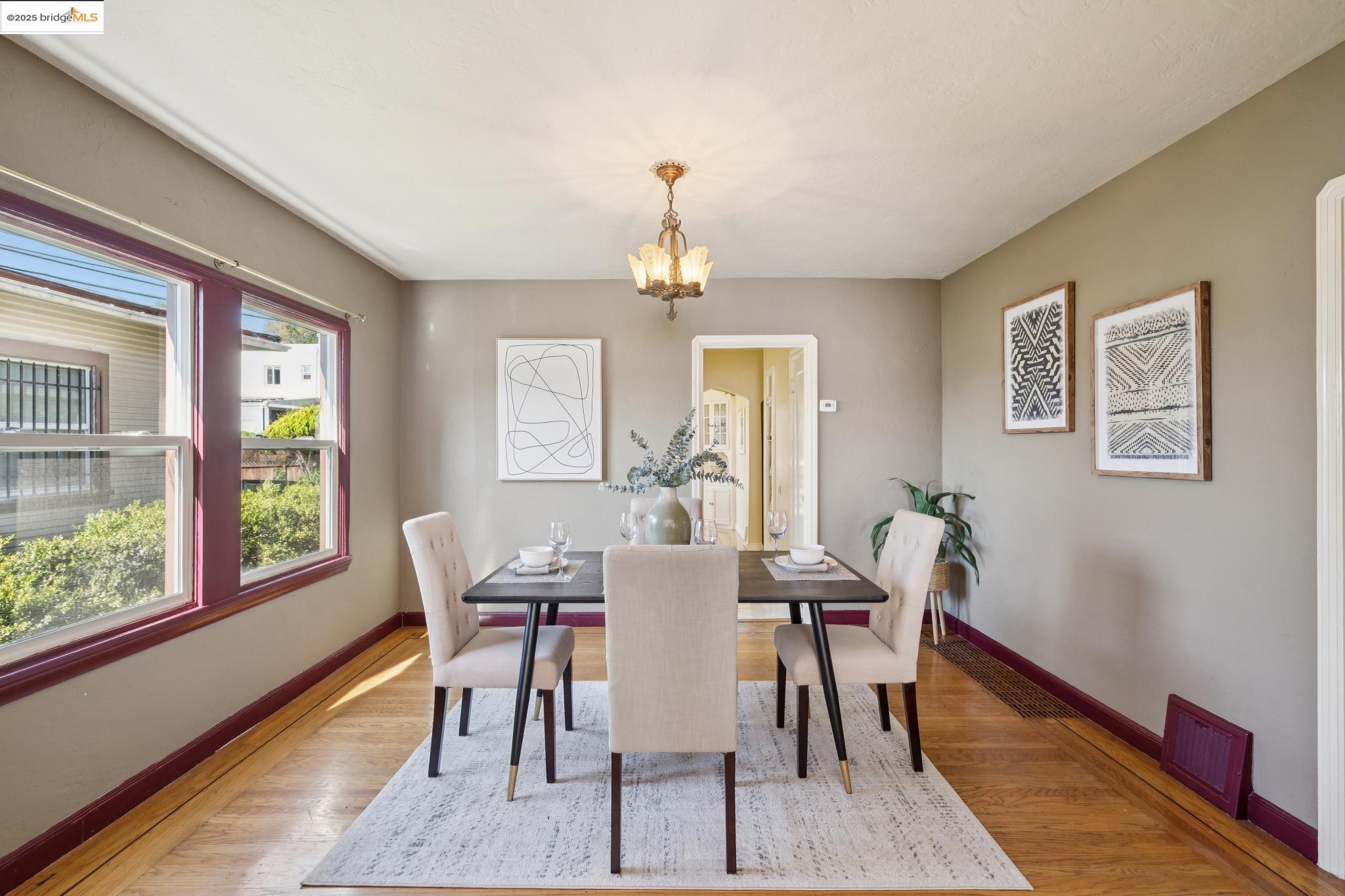 Detail Gallery Image 9 of 41 For 2821 25th Ave, Oakland,  CA 94601 - 3 Beds | 1 Baths