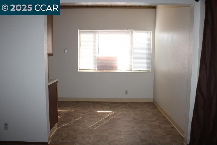 Detail Gallery Image 6 of 14 For 1139 San Pablo Ave #7,  Pinole,  CA 94564 - 1 Beds | 1 Baths