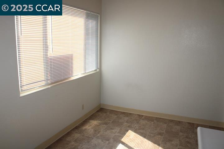 Detail Gallery Image 7 of 14 For 1139 San Pablo Ave #7,  Pinole,  CA 94564 - 1 Beds | 1 Baths