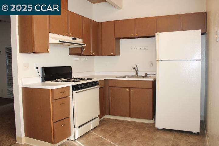 Detail Gallery Image 8 of 14 For 1139 San Pablo Ave #7,  Pinole,  CA 94564 - 1 Beds | 1 Baths
