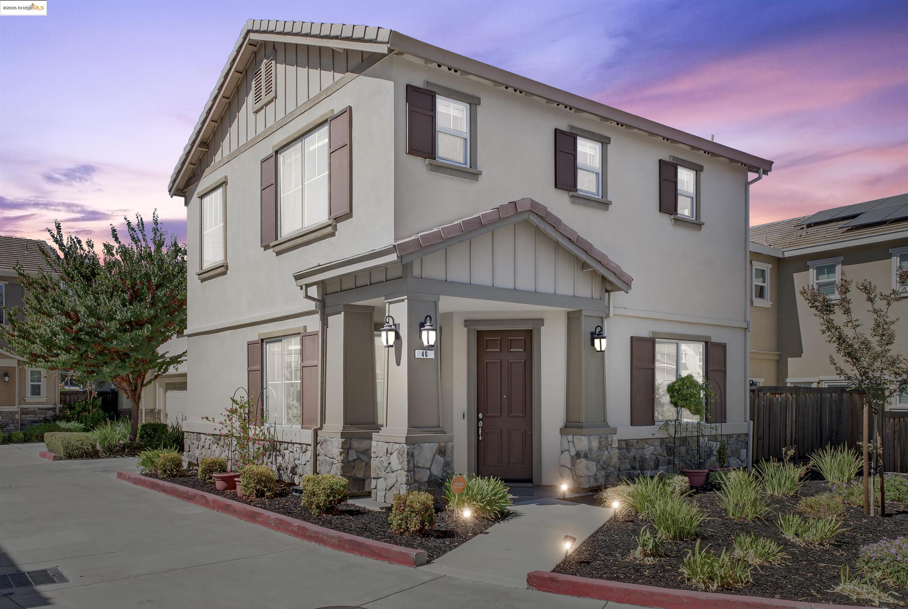 Detail Gallery Image 1 of 43 For 46 Belle Harbor Cir, Pittsburg,  CA 94565 - 4 Beds | 2/1 Baths