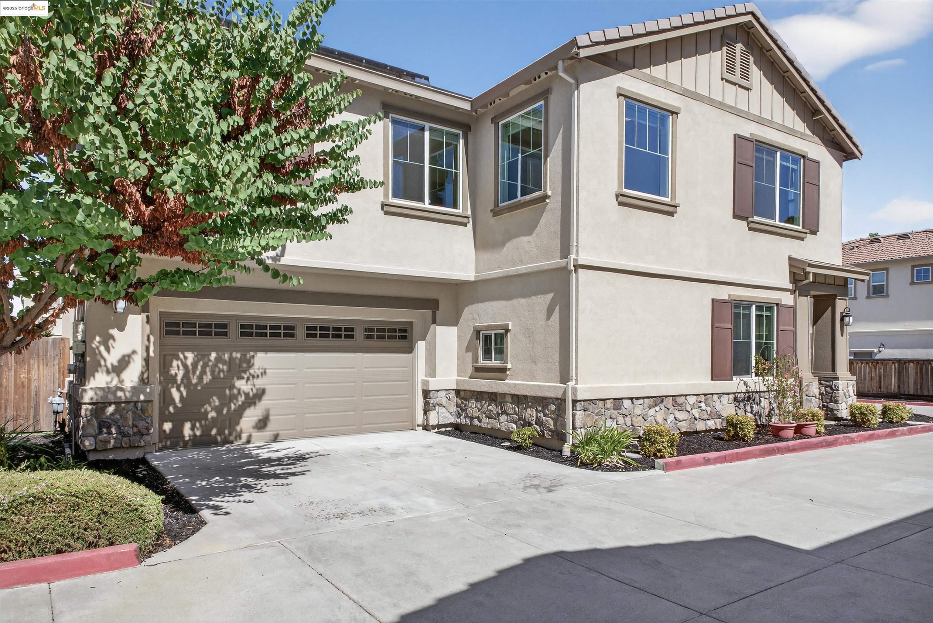 Detail Gallery Image 2 of 43 For 46 Belle Harbor Cir, Pittsburg,  CA 94565 - 4 Beds | 2/1 Baths