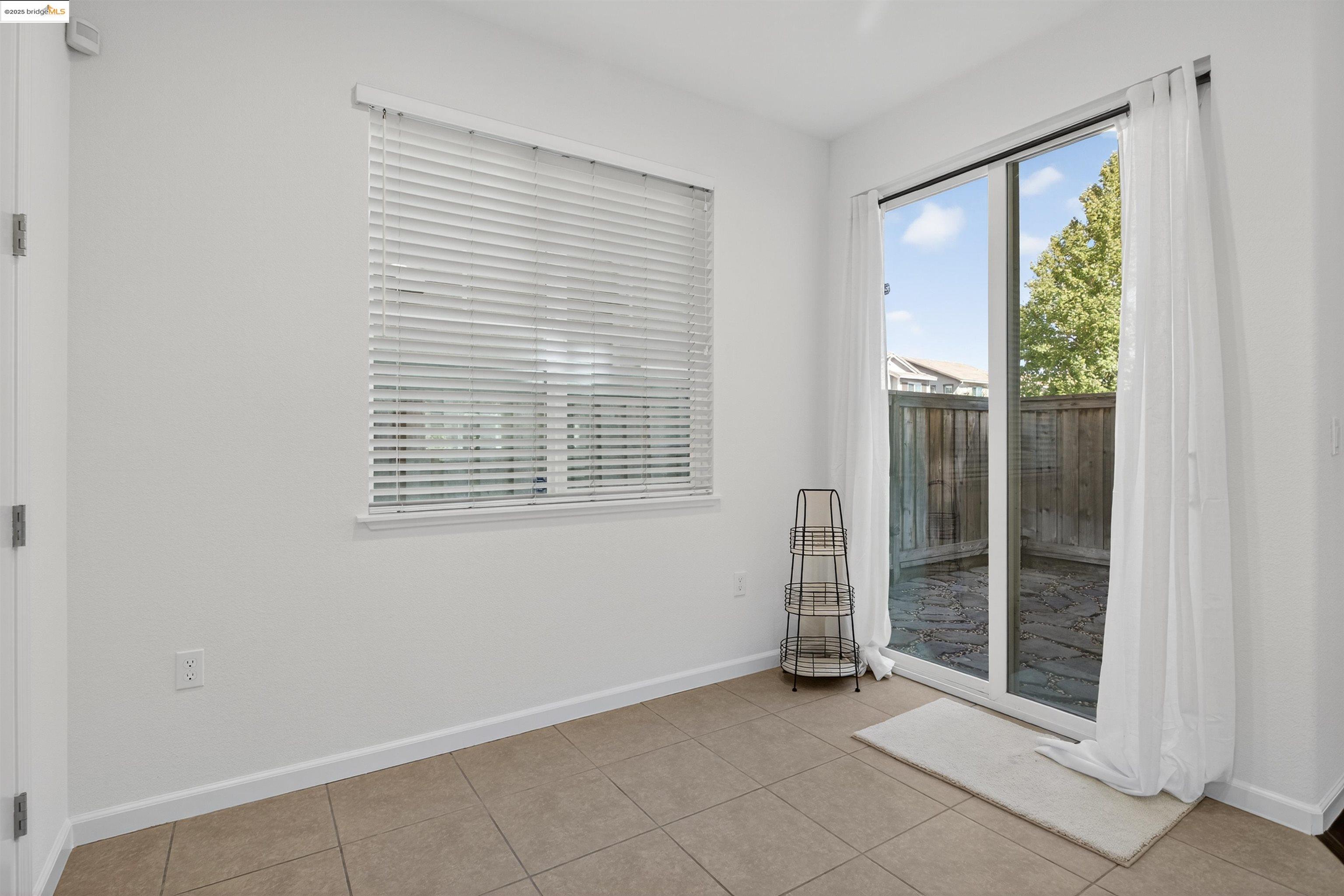 Detail Gallery Image 15 of 43 For 46 Belle Harbor Cir, Pittsburg,  CA 94565 - 4 Beds | 2/1 Baths
