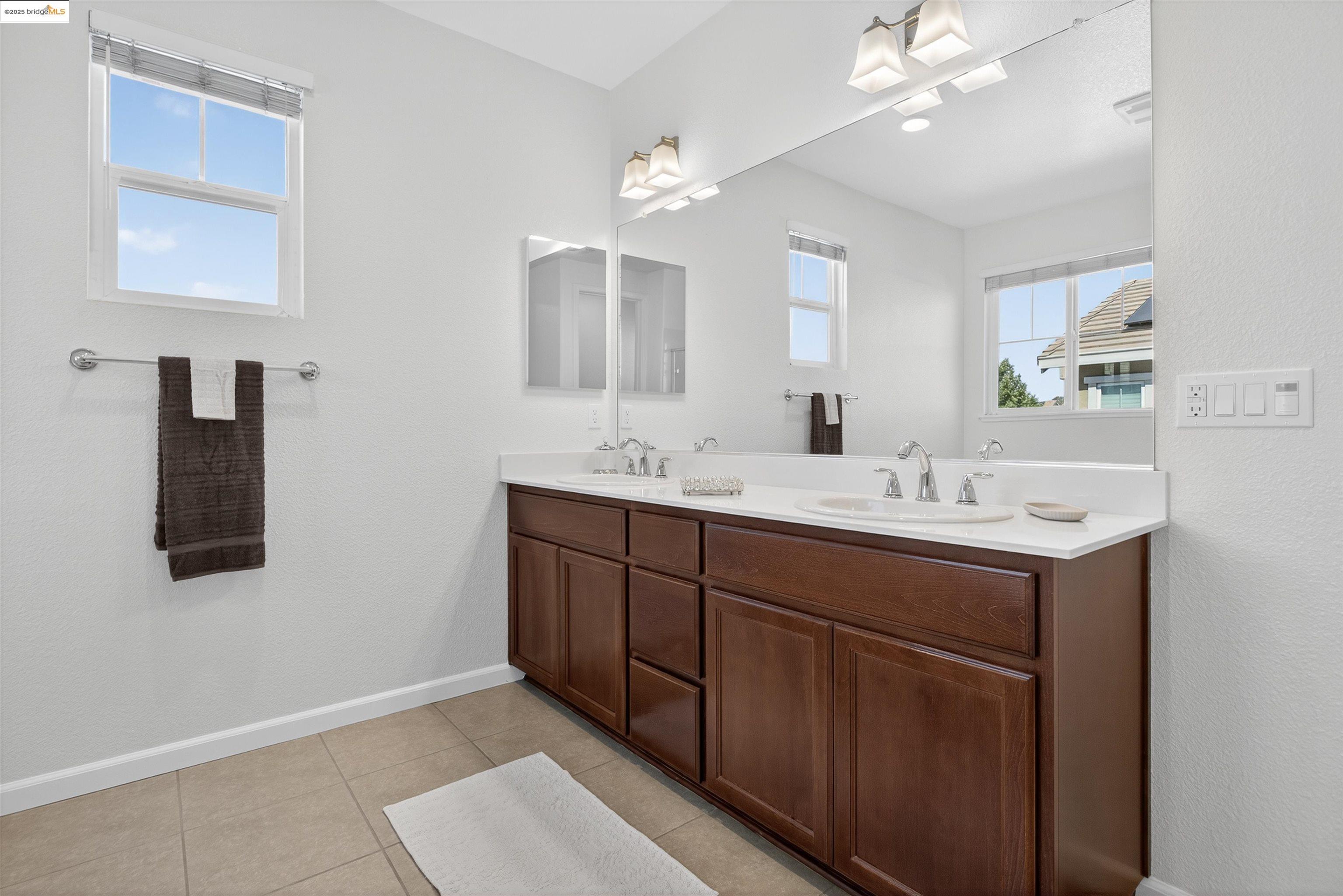 Detail Gallery Image 27 of 43 For 46 Belle Harbor Cir, Pittsburg,  CA 94565 - 4 Beds | 2/1 Baths
