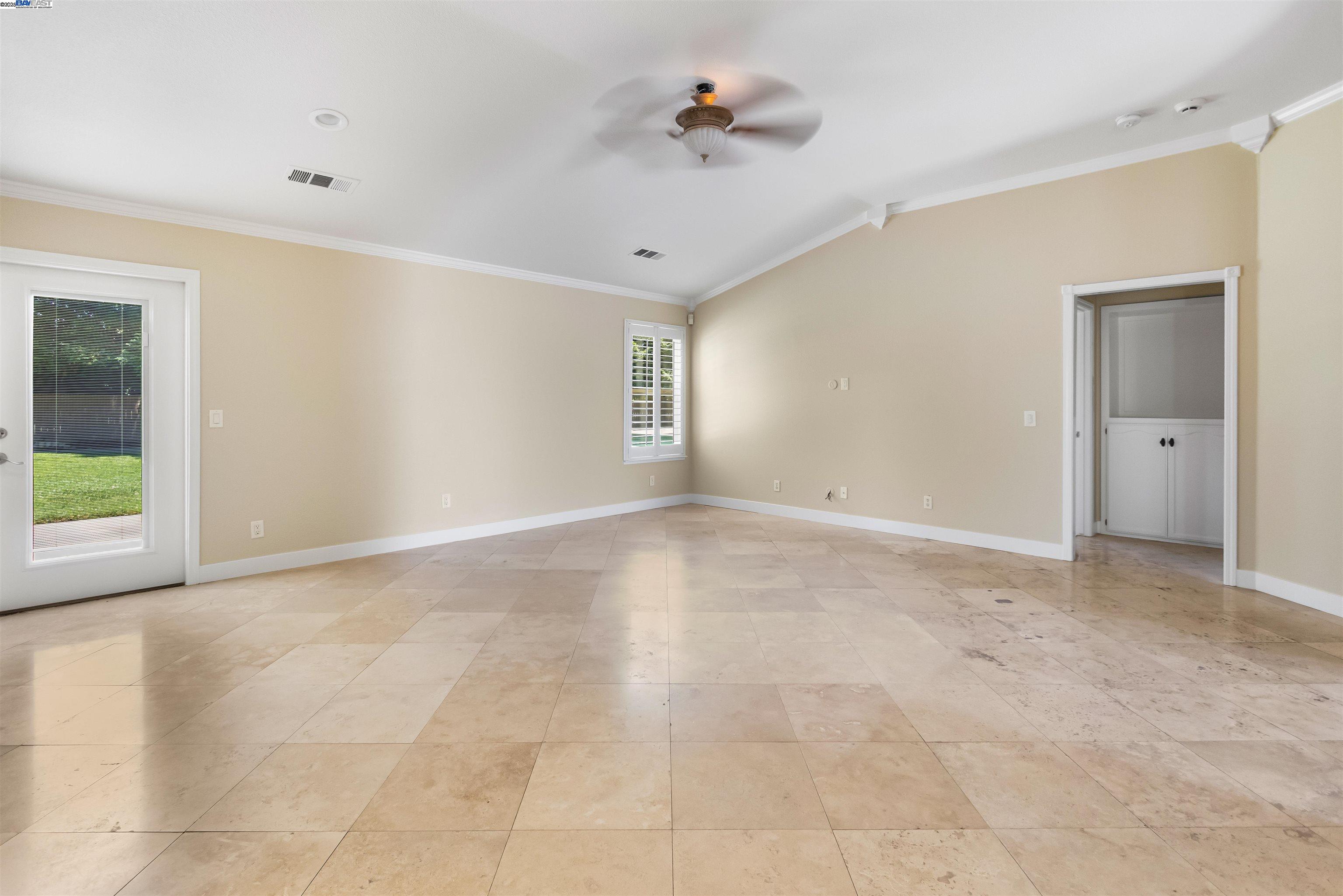 Detail Gallery Image 14 of 60 For 5974 Hillcrest Rd, Merced,  CA 95340 - 4 Beds | 2/1 Baths