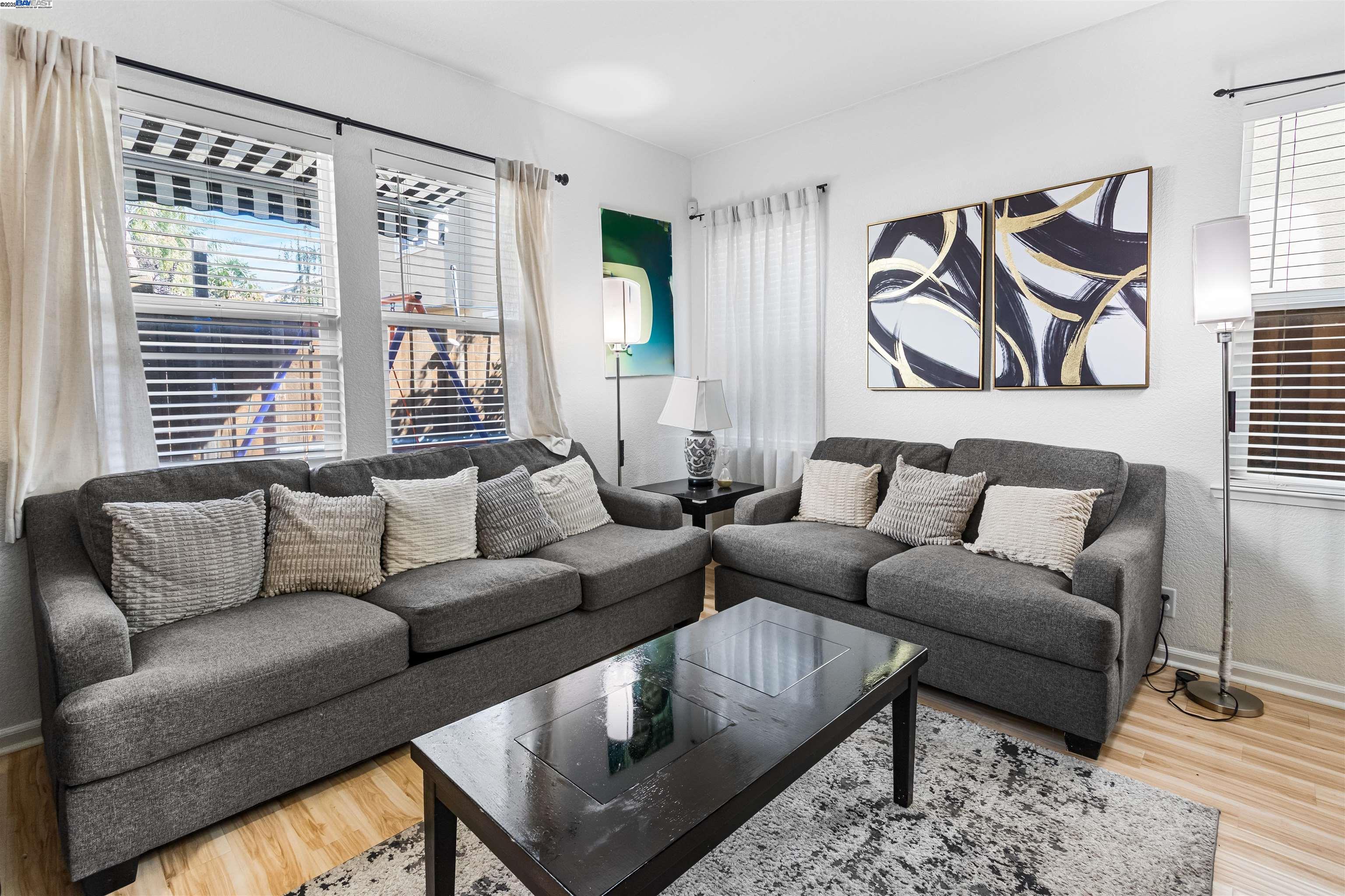 Detail Gallery Image 11 of 36 For 1482 Hearthsong Dr, Manteca,  CA 95337 - 3 Beds | 2/1 Baths