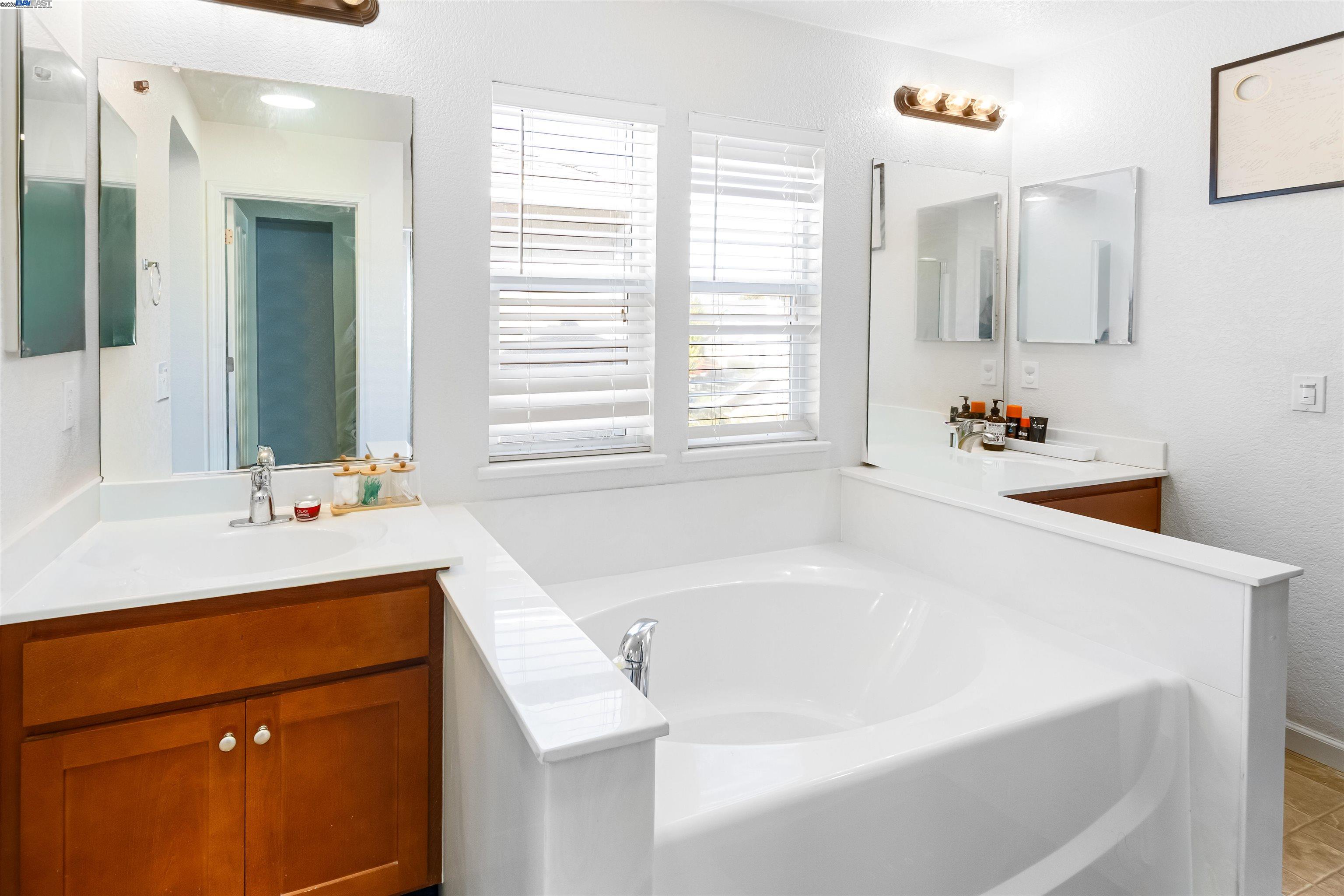 Detail Gallery Image 23 of 36 For 1482 Hearthsong Dr, Manteca,  CA 95337 - 3 Beds | 2/1 Baths