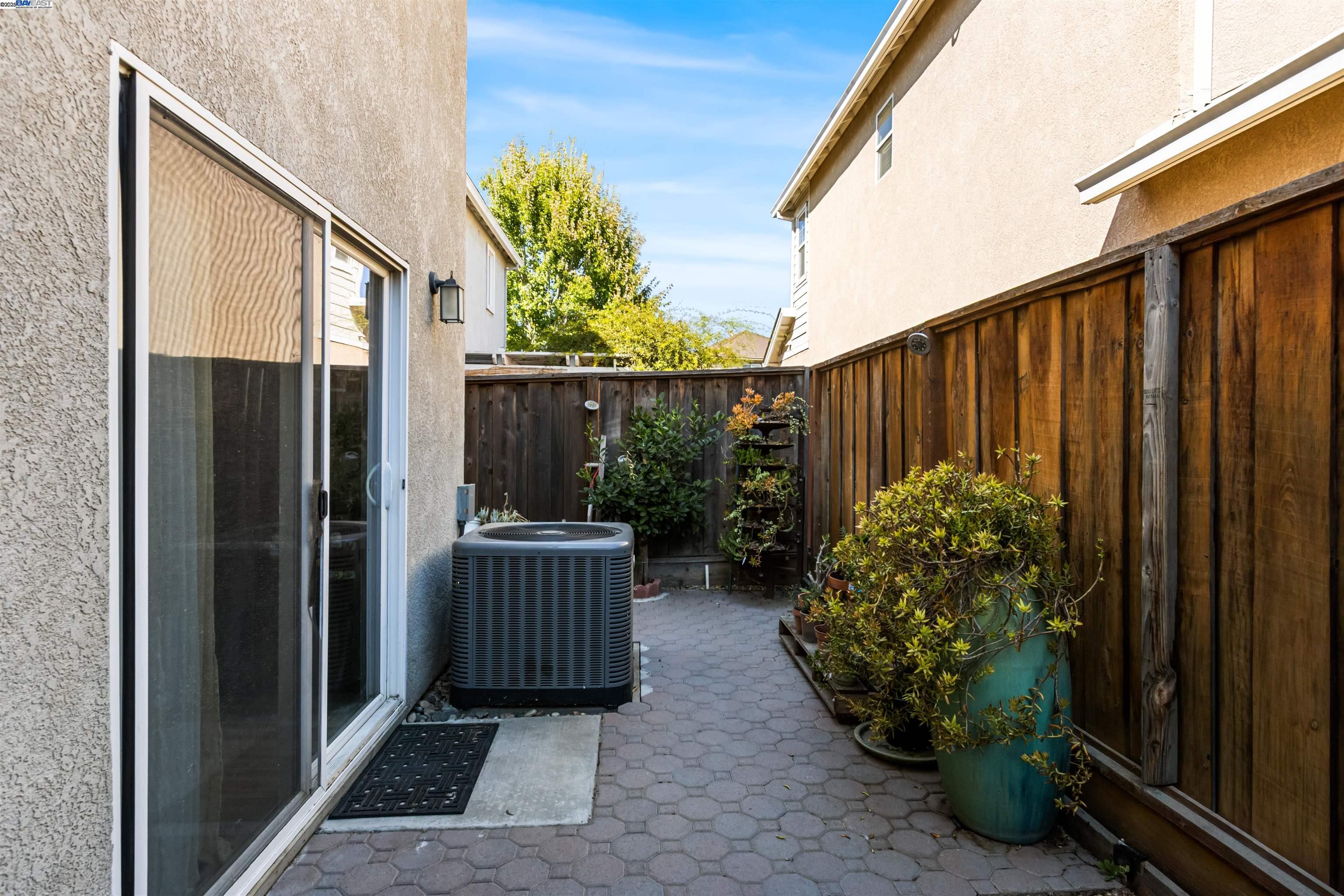 Detail Gallery Image 30 of 36 For 1482 Hearthsong Dr, Manteca,  CA 95337 - 3 Beds | 2/1 Baths