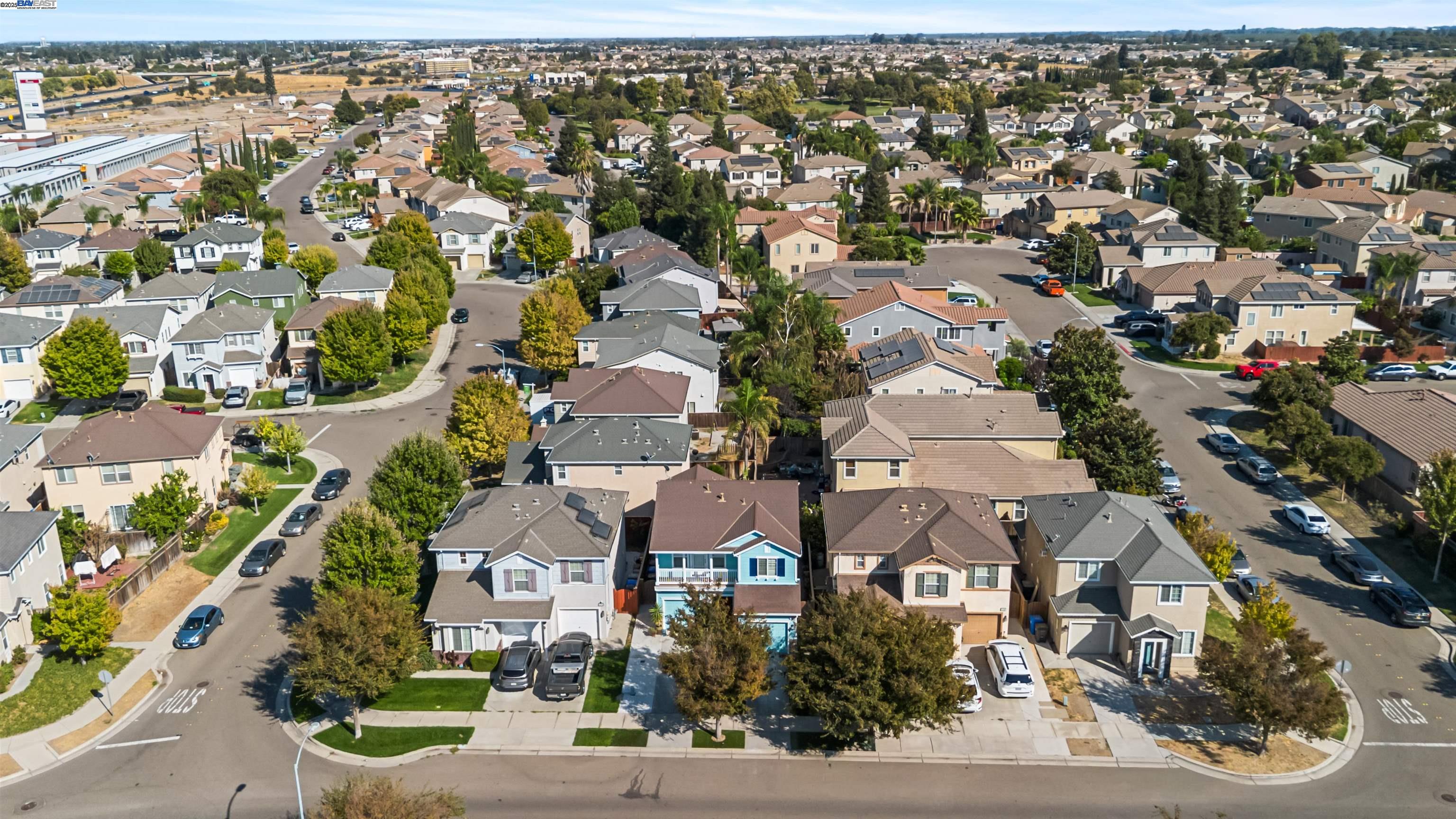 Detail Gallery Image 4 of 36 For 1482 Hearthsong Dr, Manteca,  CA 95337 - 3 Beds | 2/1 Baths