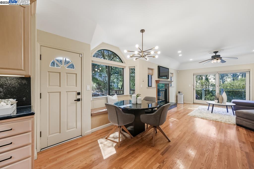 Detail Gallery Image 13 of 57 For 7716 Skyline Blvd, Oakland,  CA 94611 - 4 Beds | 4 Baths