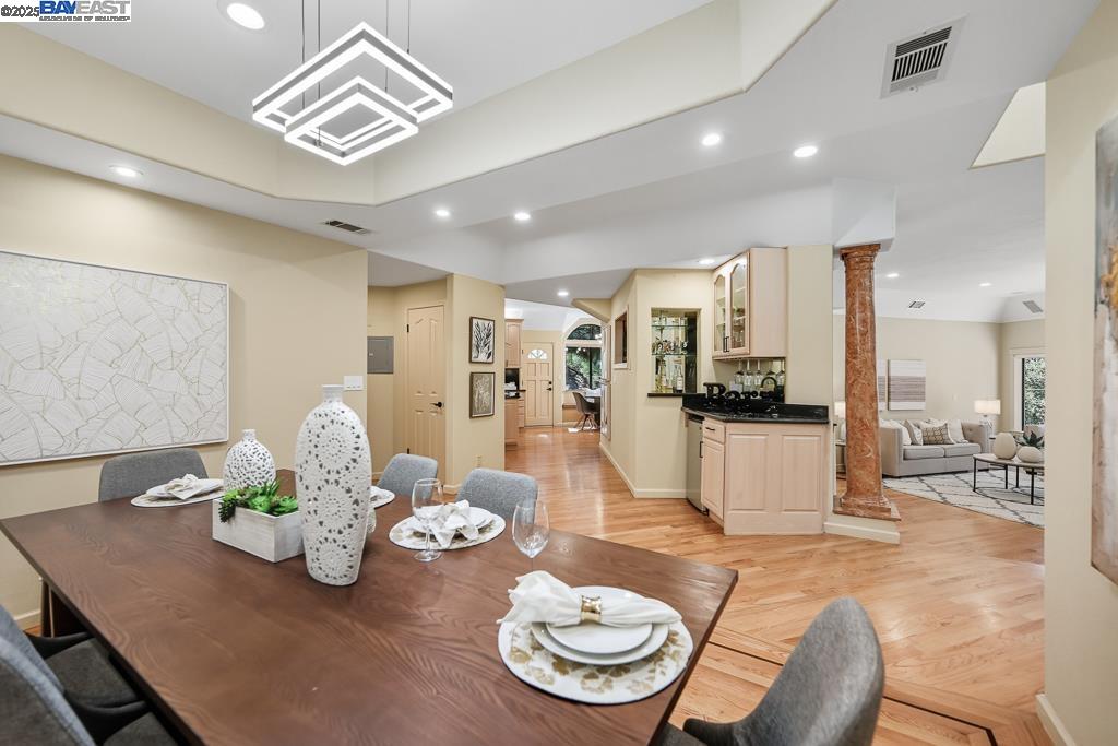 Detail Gallery Image 18 of 57 For 7716 Skyline Blvd, Oakland,  CA 94611 - 4 Beds | 4 Baths