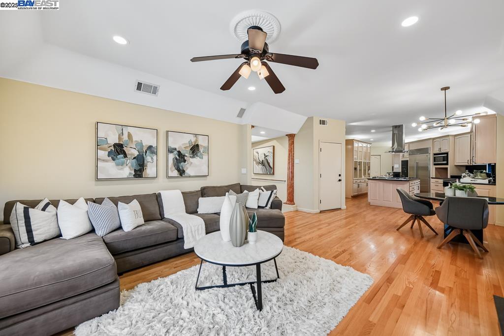 Detail Gallery Image 20 of 57 For 7716 Skyline Blvd, Oakland,  CA 94611 - 4 Beds | 4 Baths