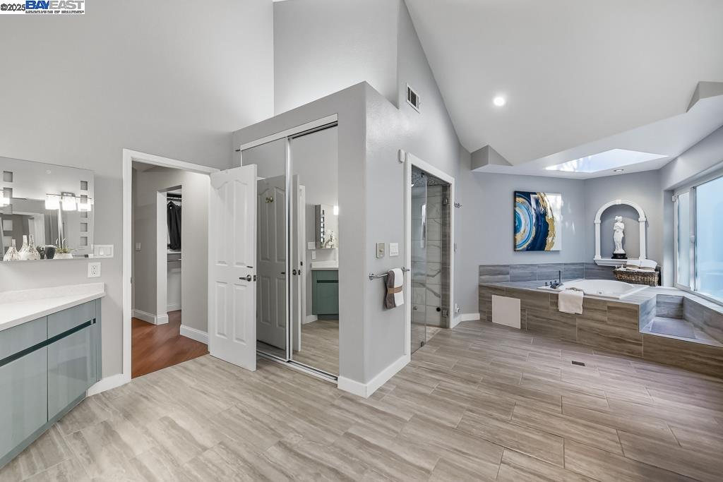 Detail Gallery Image 29 of 57 For 7716 Skyline Blvd, Oakland,  CA 94611 - 4 Beds | 4 Baths