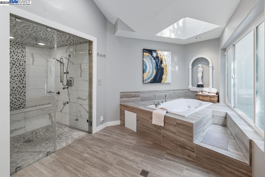 Detail Gallery Image 32 of 57 For 7716 Skyline Blvd, Oakland,  CA 94611 - 4 Beds | 4 Baths