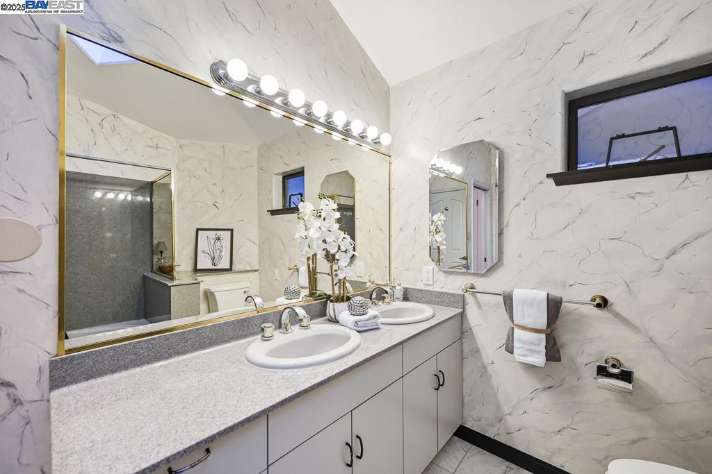 Detail Gallery Image 42 of 57 For 7716 Skyline Blvd, Oakland,  CA 94611 - 4 Beds | 4 Baths