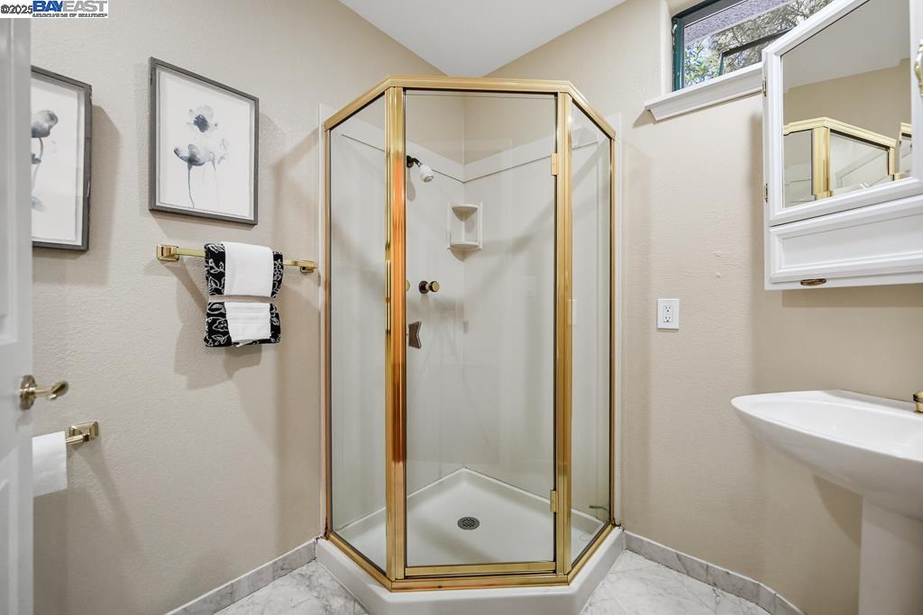 Detail Gallery Image 46 of 57 For 7716 Skyline Blvd, Oakland,  CA 94611 - 4 Beds | 4 Baths