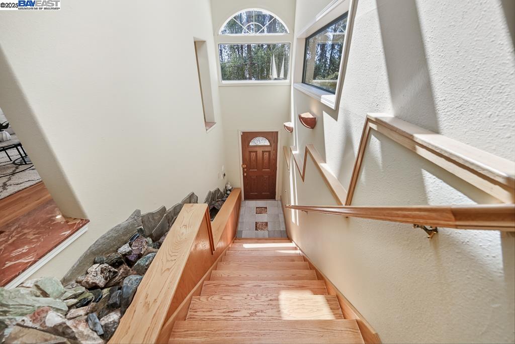 Detail Gallery Image 7 of 57 For 7716 Skyline Blvd, Oakland,  CA 94611 - 4 Beds | 4 Baths