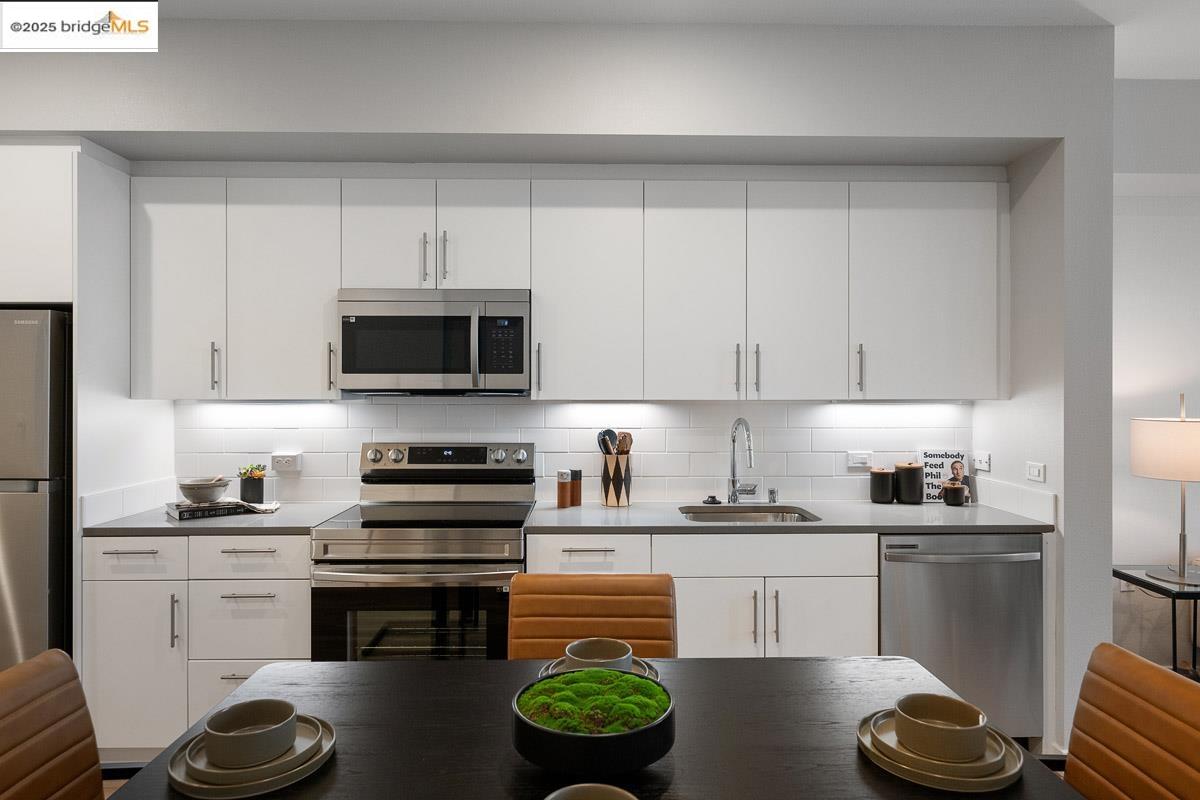 Detail Gallery Image 13 of 45 For 260 Brooklyn Basin Way #428,  Oakland,  CA 94606 - 2 Beds | 1 Baths