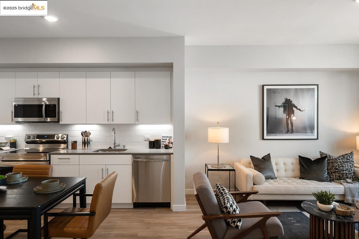 Detail Gallery Image 7 of 45 For 260 Brooklyn Basin Way #428,  Oakland,  CA 94606 - 2 Beds | 1 Baths