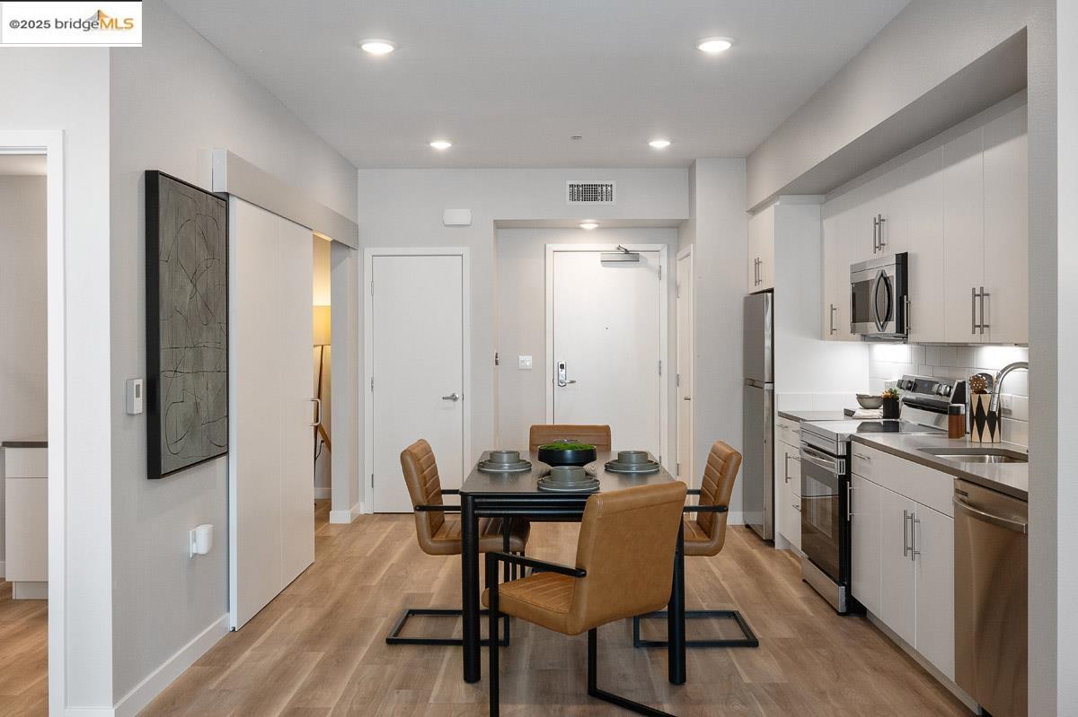 Detail Gallery Image 8 of 45 For 260 Brooklyn Basin Way #428,  Oakland,  CA 94606 - 2 Beds | 1 Baths