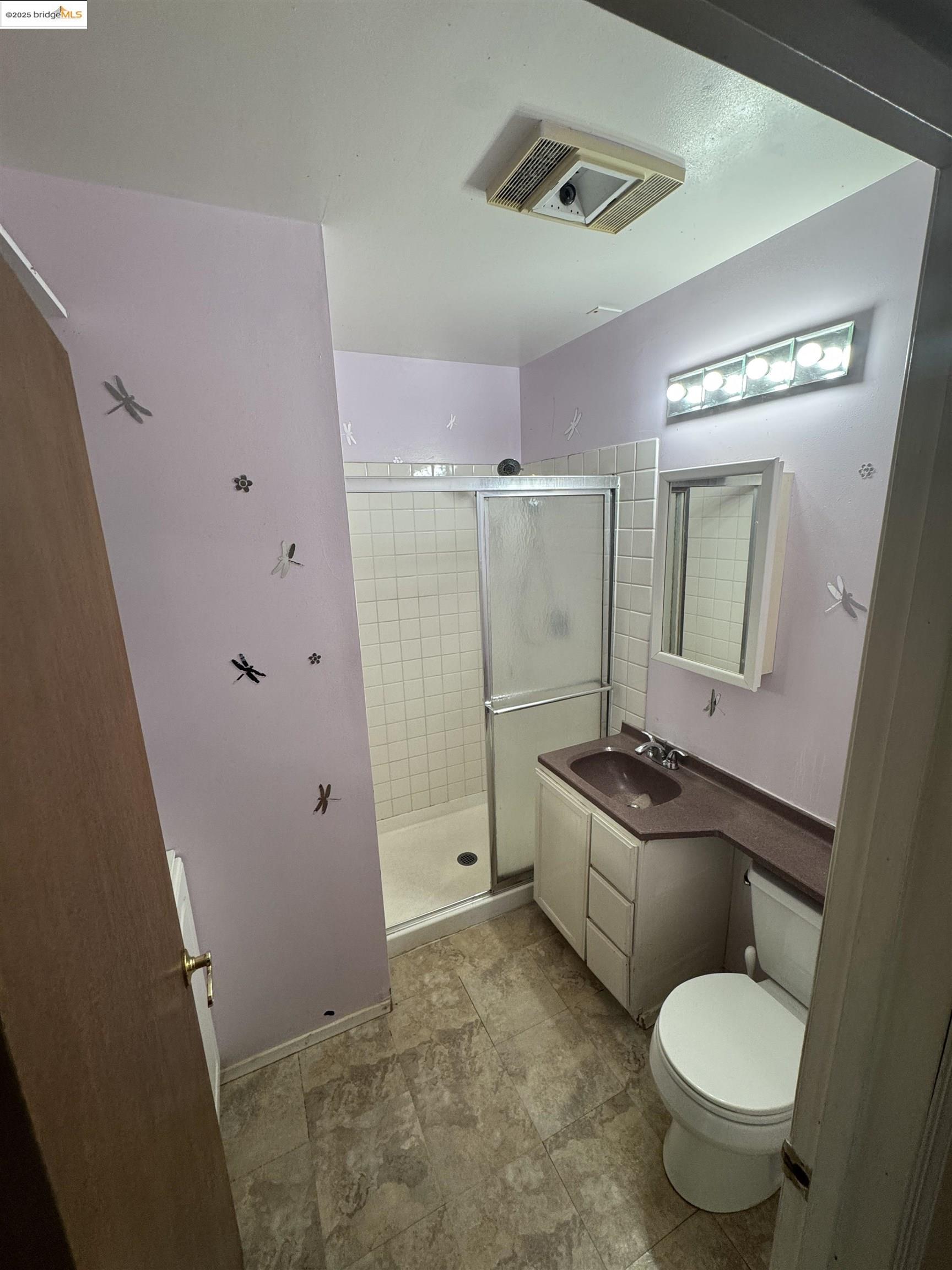 Detail Gallery Image 9 of 15 For 6440 Sunnymere, Oakland,  CA 94605 - 4 Beds | 3 Baths