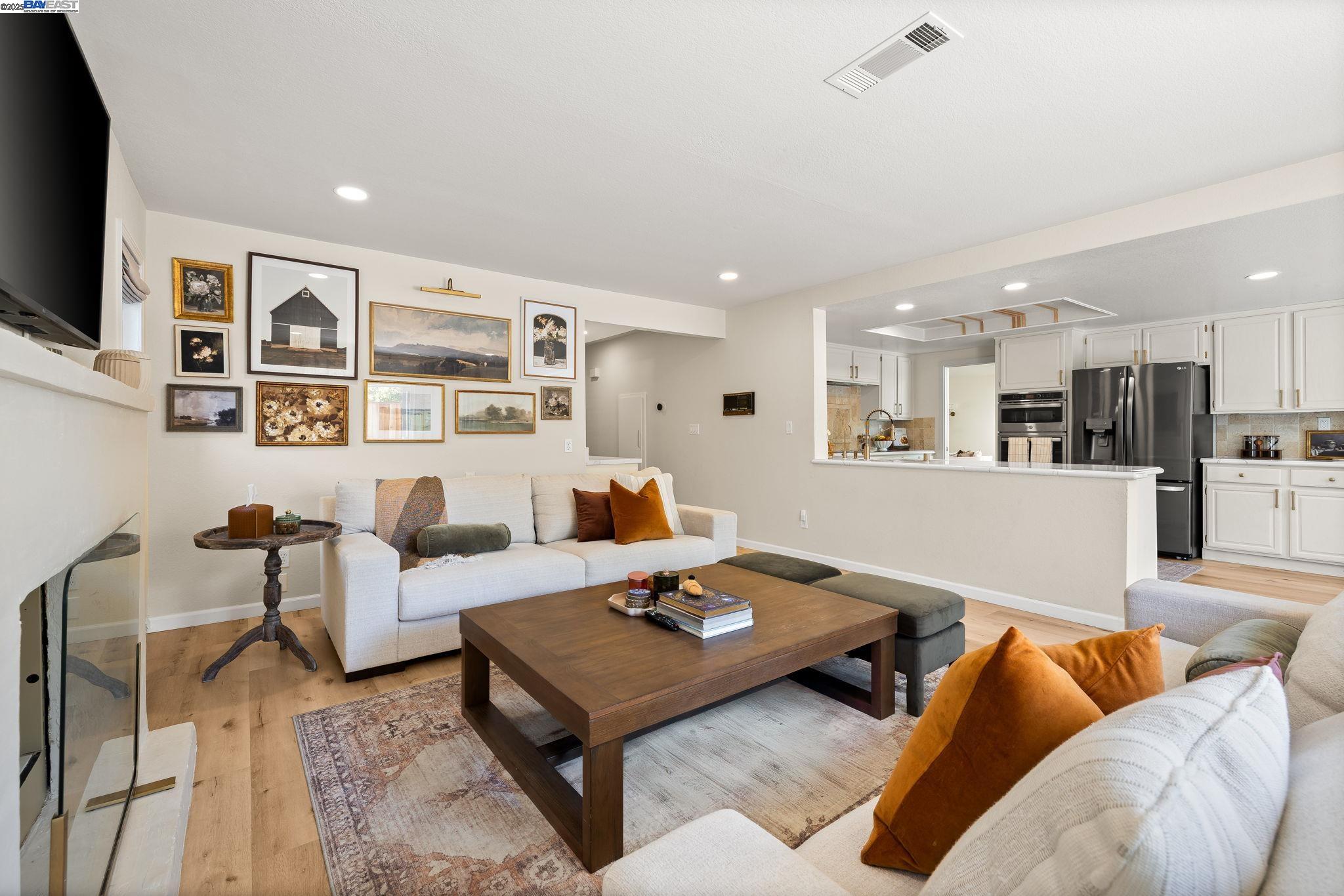 Detail Gallery Image 14 of 33 For 2170 Canyon Crest Ave, San Ramon,  CA 94582 - 4 Beds | 3 Baths