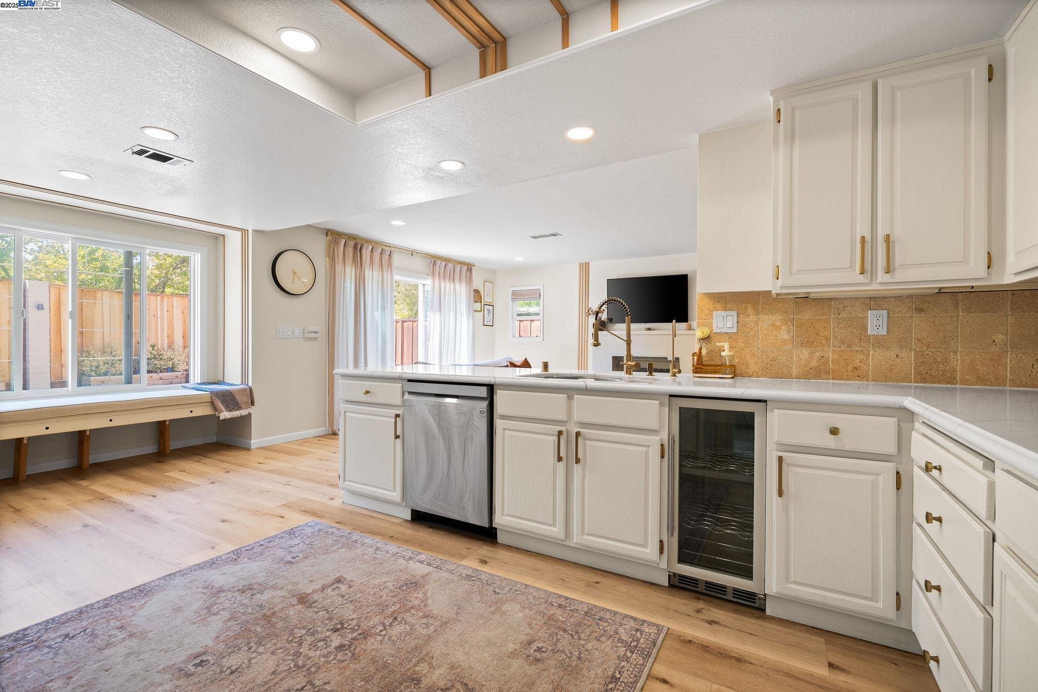 Detail Gallery Image 8 of 33 For 2170 Canyon Crest Ave, San Ramon,  CA 94582 - 4 Beds | 3 Baths