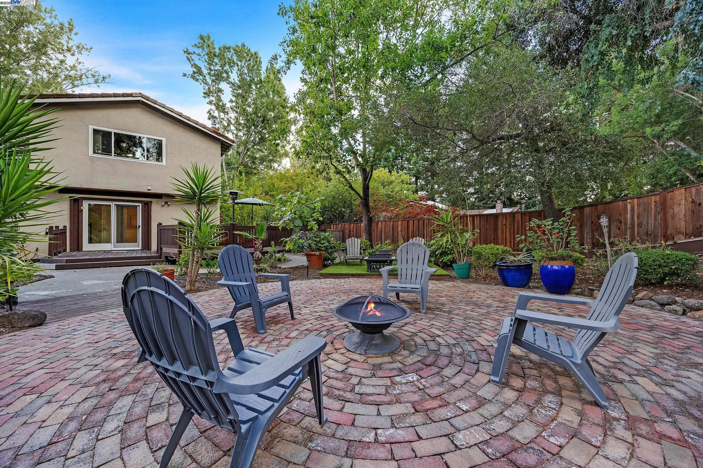 Detail Gallery Image 25 of 55 For 2240 Tahiti Drive, San Ramon,  CA 94583 - 4 Beds | 2/1 Baths