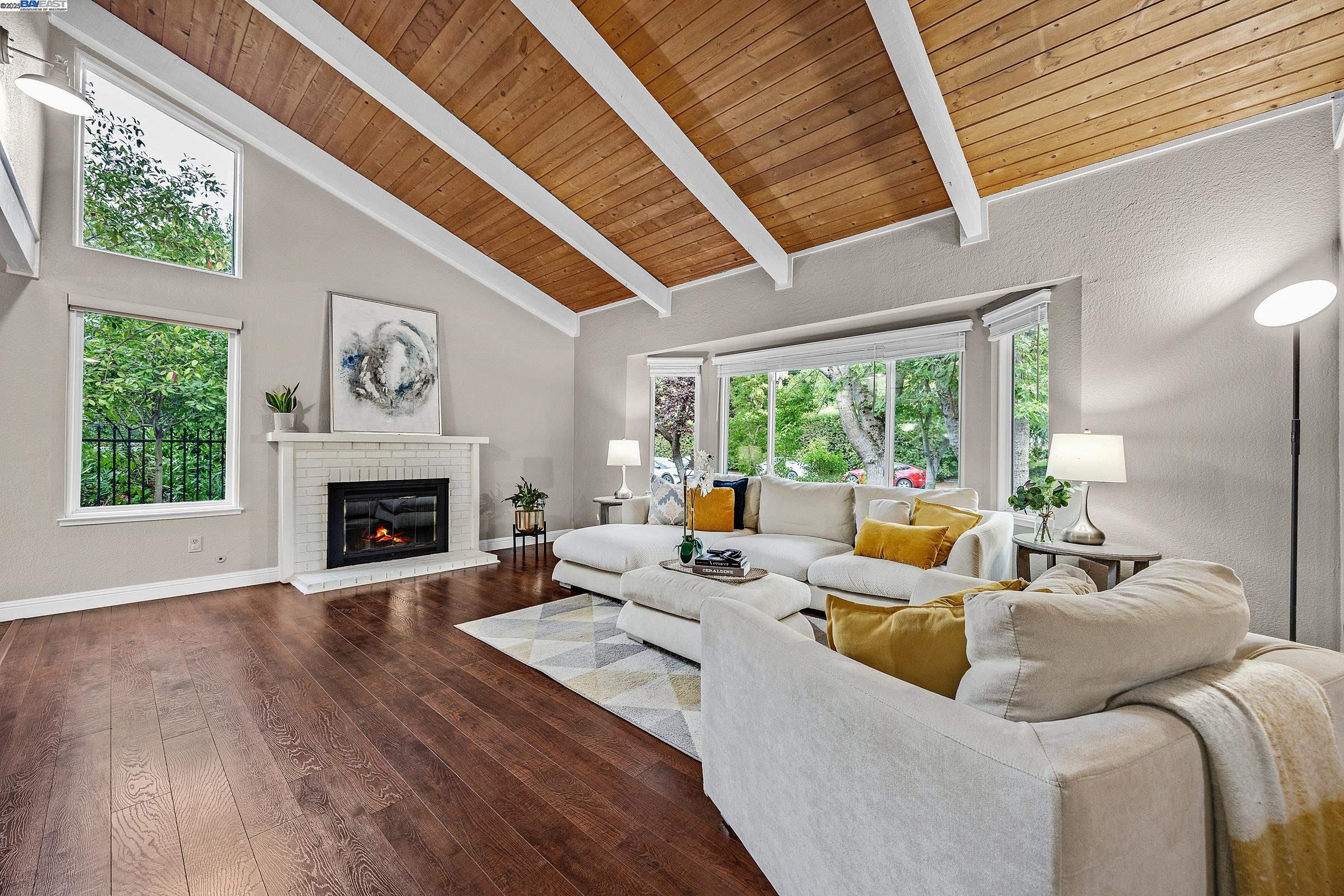 Detail Gallery Image 5 of 55 For 2240 Tahiti Drive, San Ramon,  CA 94583 - 4 Beds | 2/1 Baths