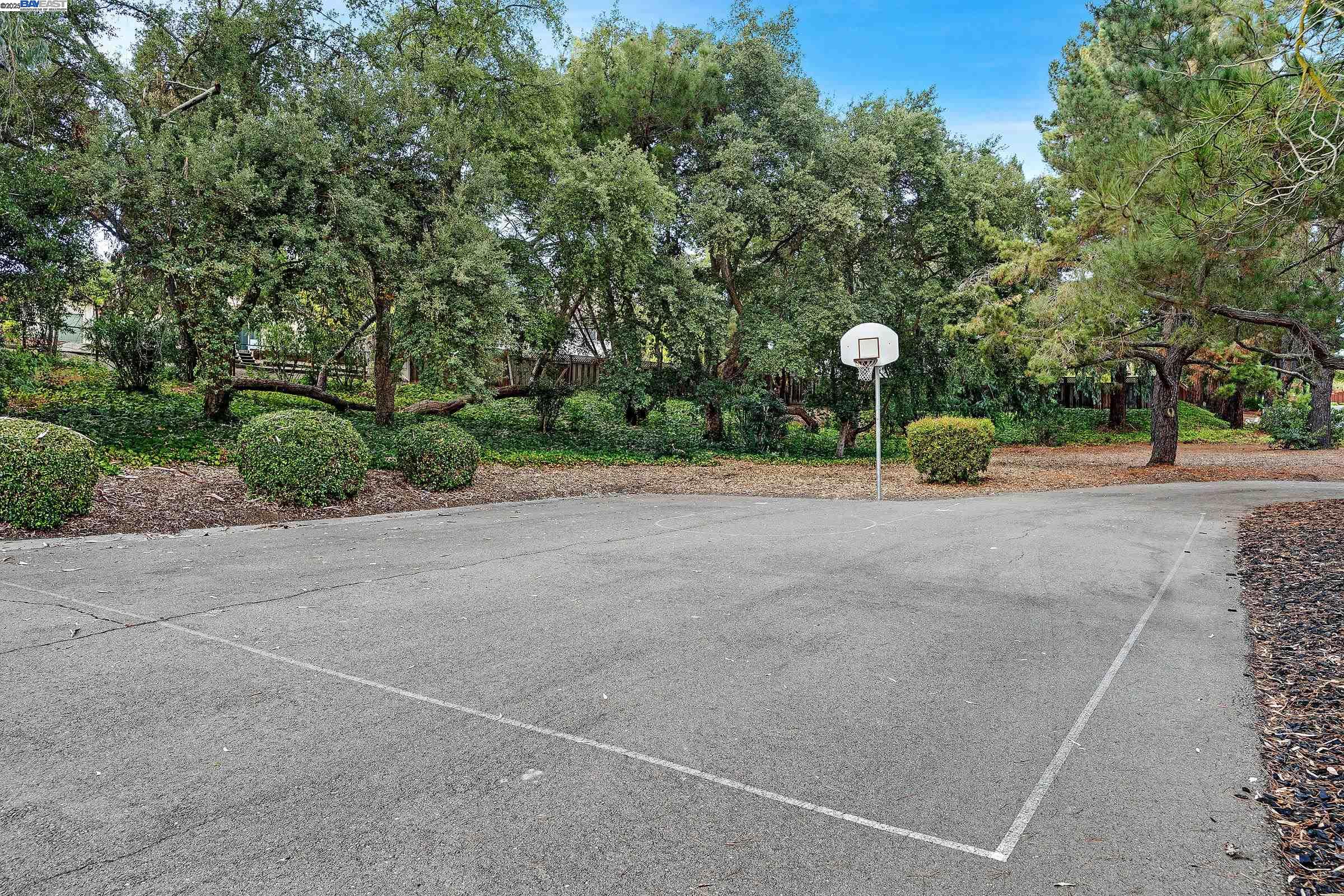 Detail Gallery Image 40 of 55 For 2240 Tahiti Drive, San Ramon,  CA 94583 - 4 Beds | 2/1 Baths
