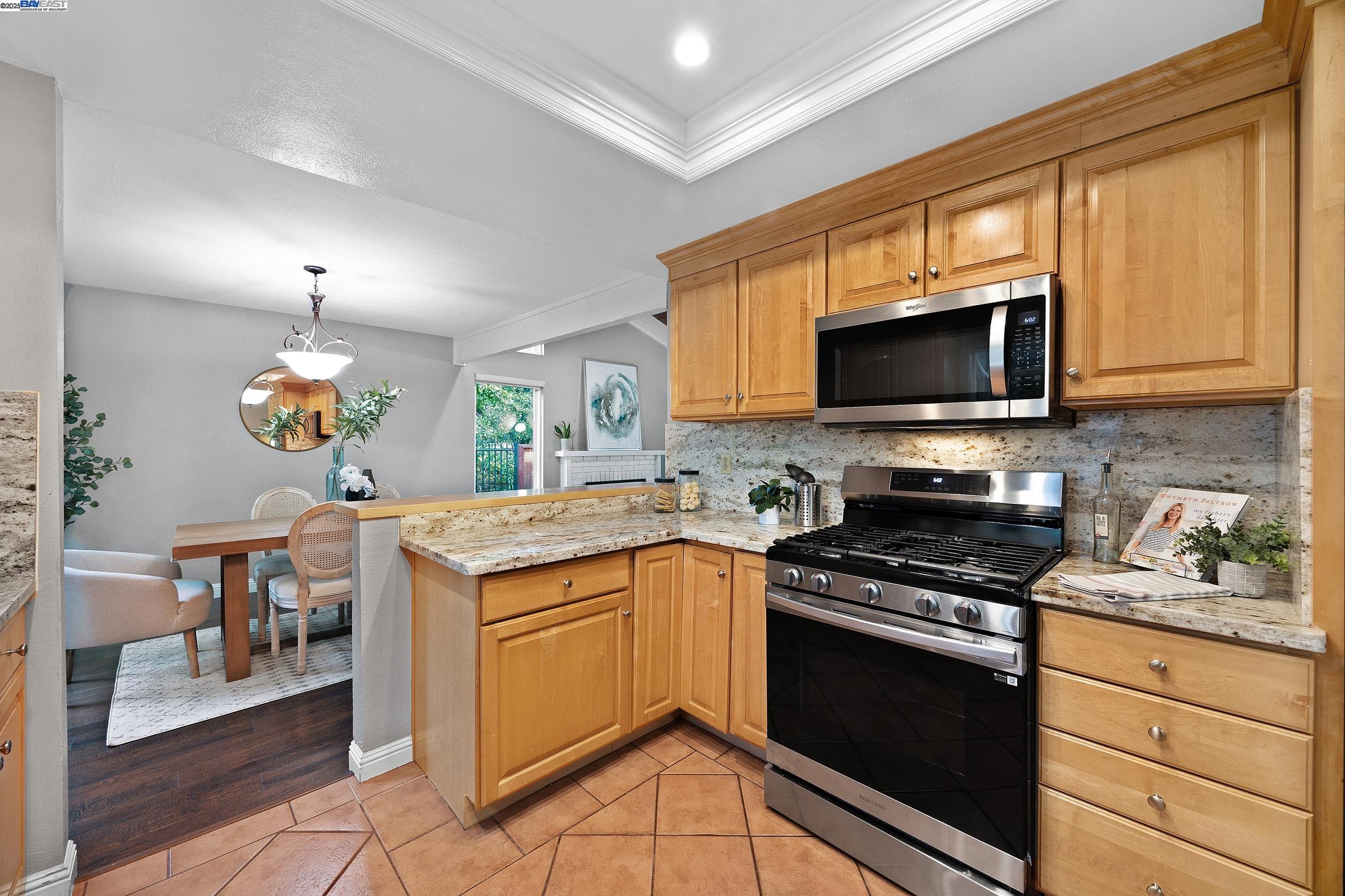 Detail Gallery Image 9 of 55 For 2240 Tahiti Drive, San Ramon,  CA 94583 - 4 Beds | 2/1 Baths