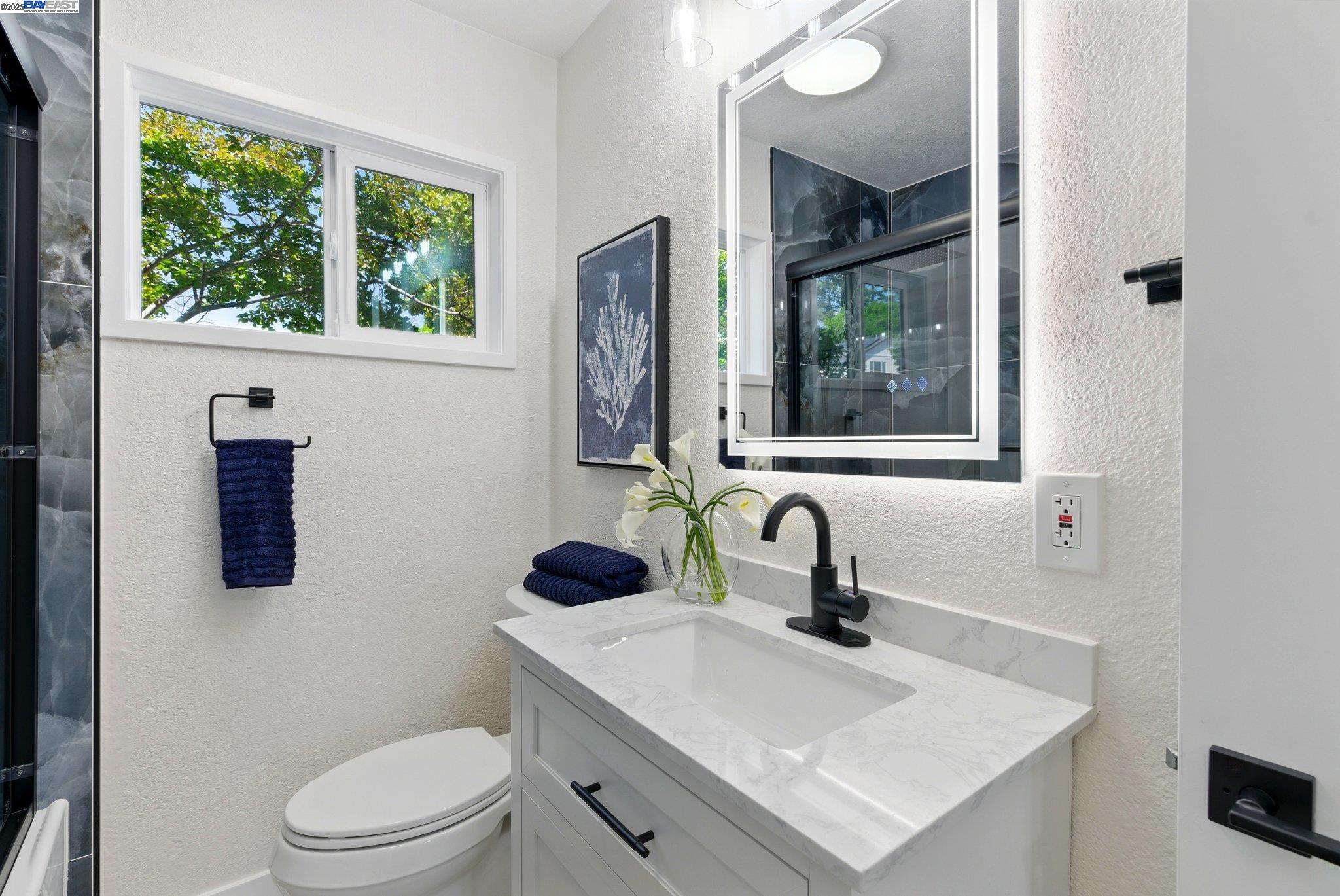 Detail Gallery Image 18 of 33 For 19157 Parsons Ave, Castro Valley,  CA 94546 - 3 Beds | 3 Baths