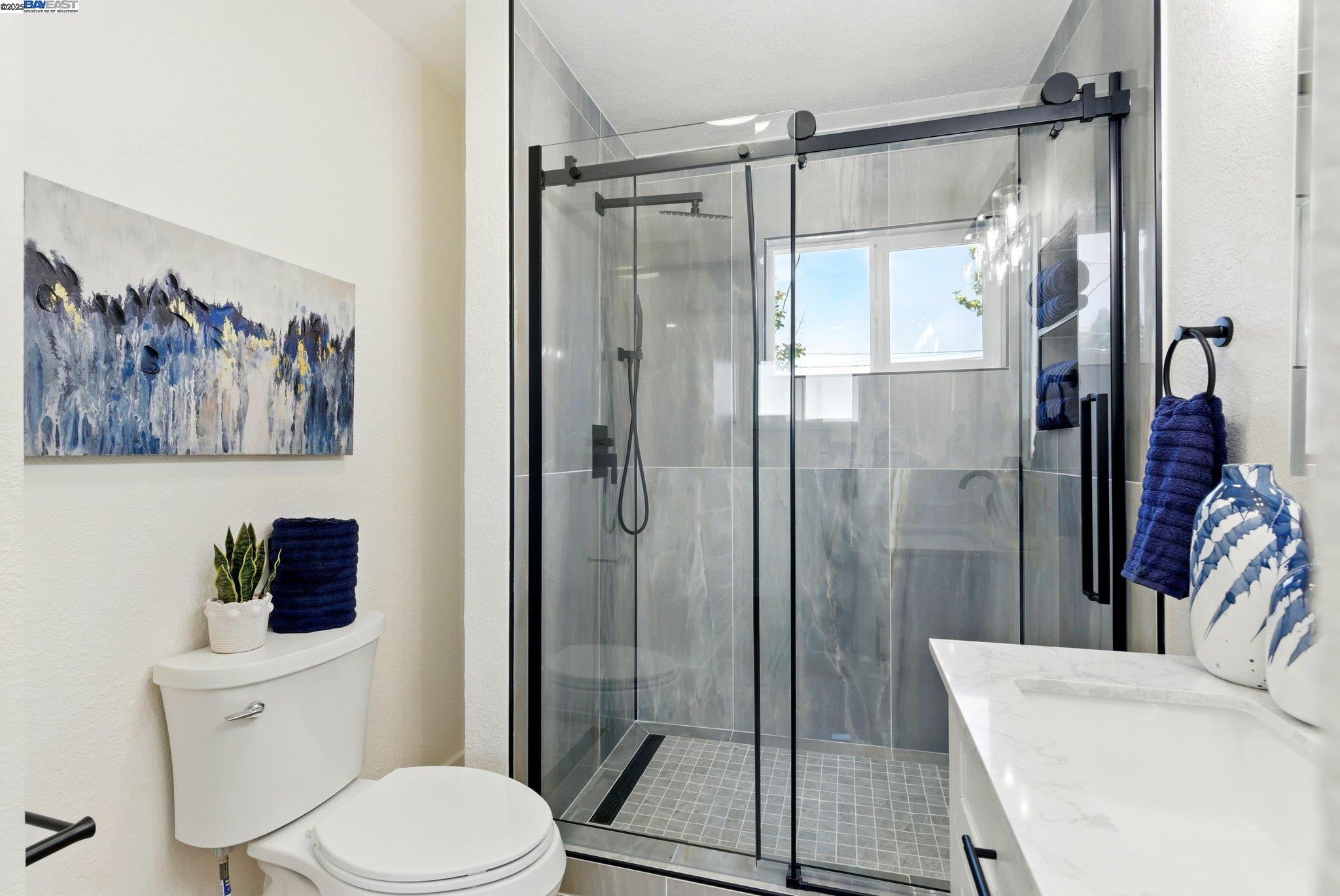 Detail Gallery Image 23 of 33 For 19157 Parsons Ave, Castro Valley,  CA 94546 - 3 Beds | 3 Baths